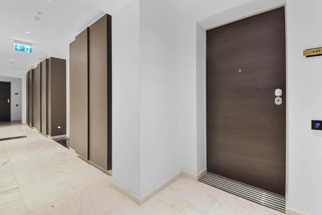 Apartment Lax Designer, Oasis Skyline Views, Parking