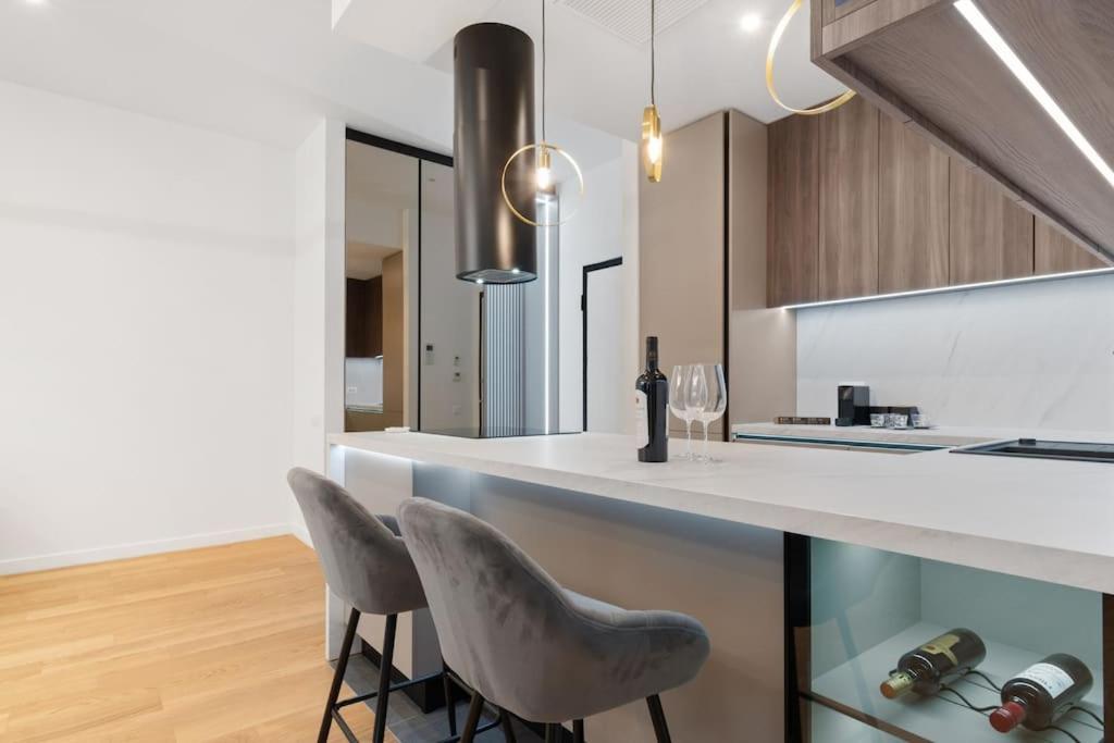 Apartment Business Panorama Loft 5star Location, Queen Beds *