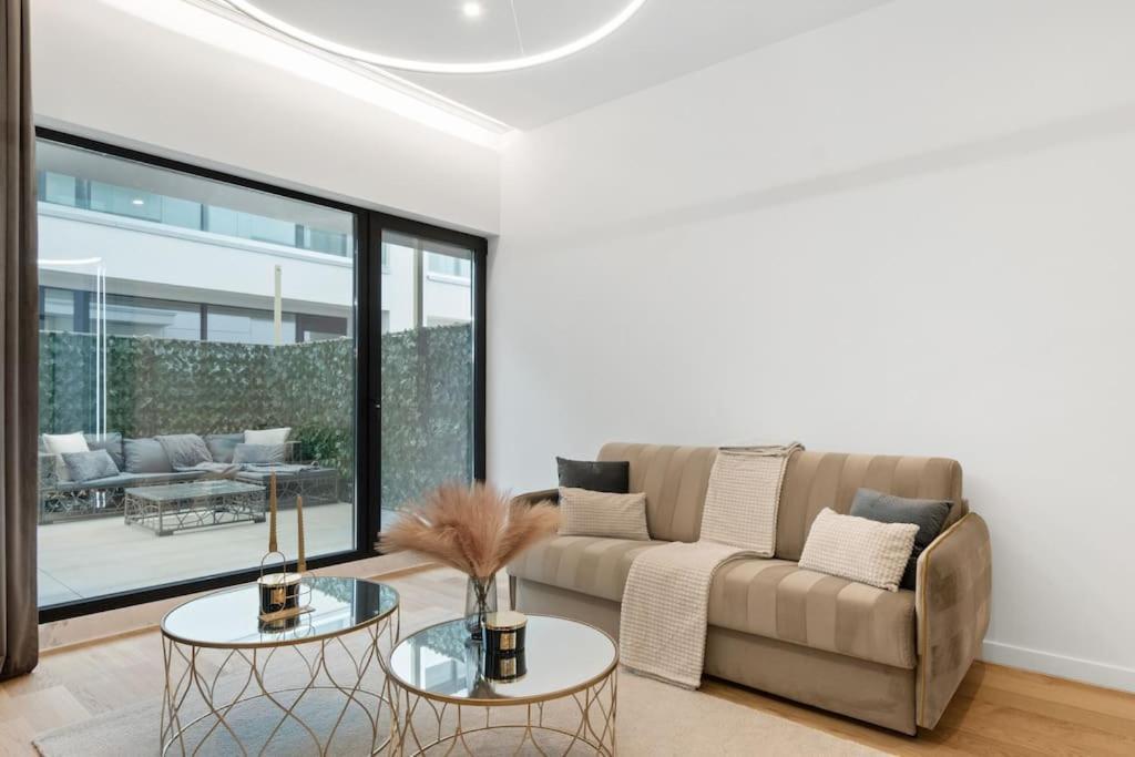 Business Panorama Loft 5star Location, Queen Beds *