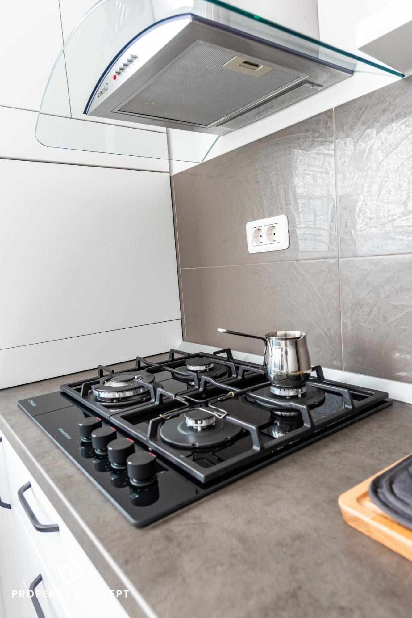 Apartament 827 *