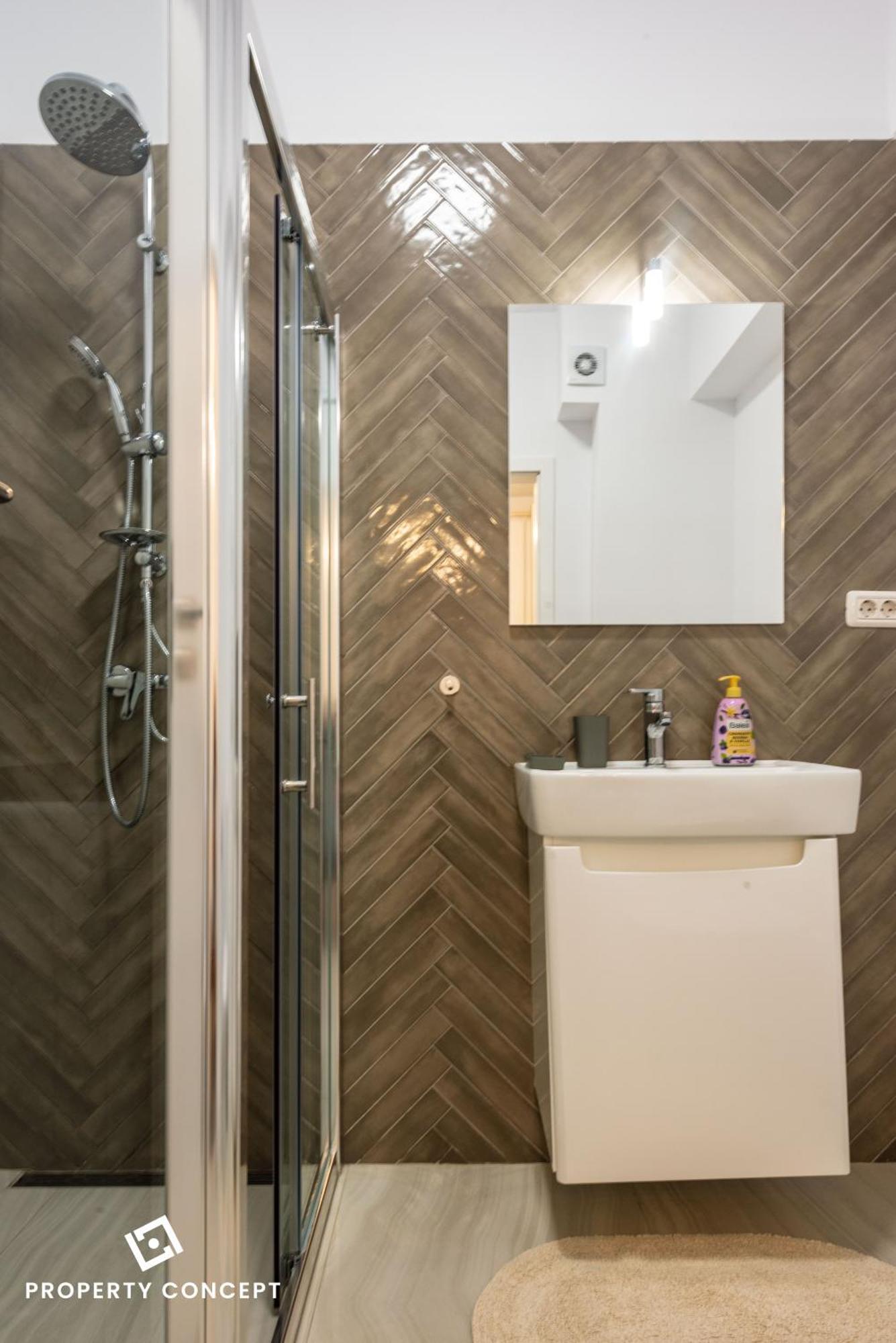 Apartament 827 *