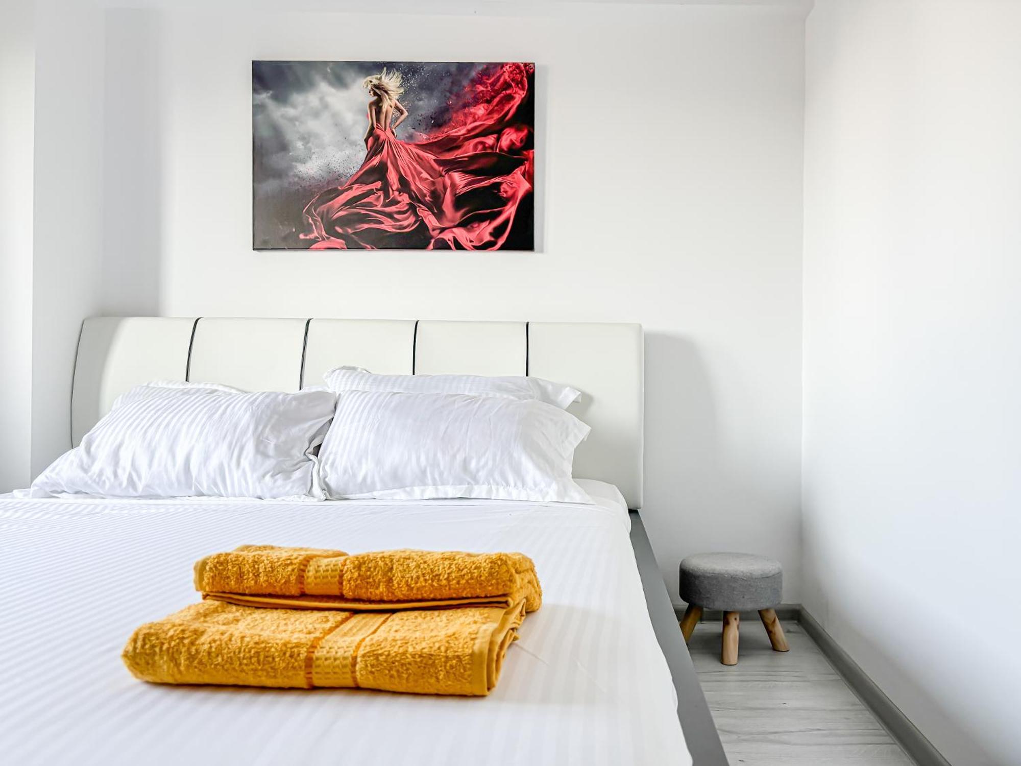 Apartament Chic & Modern In Center