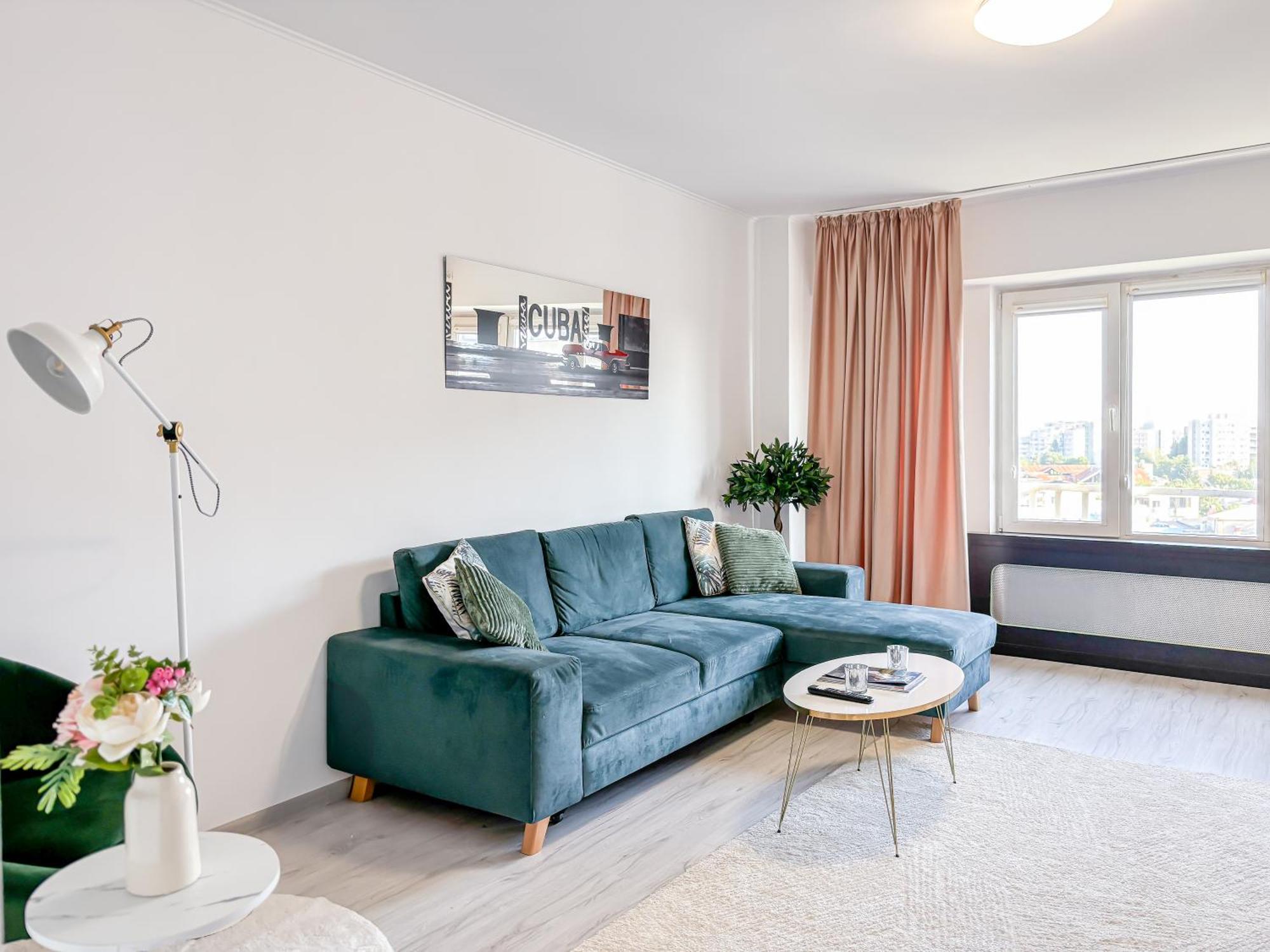 Chic & Modern In Center Apartament