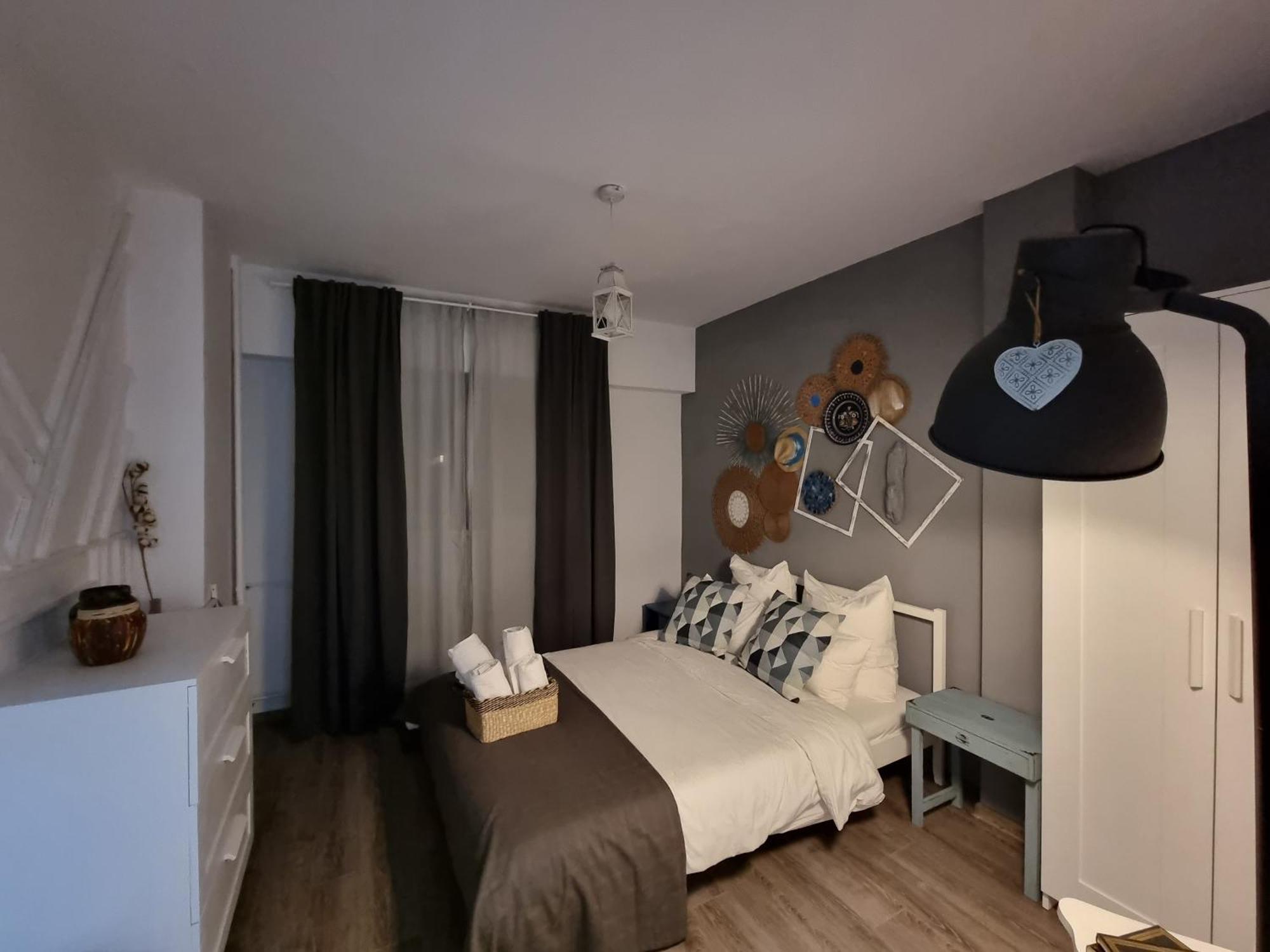 National Arena Retreat, 3 Bedroom Stylish, Cozy Flat Apartment Bucharest