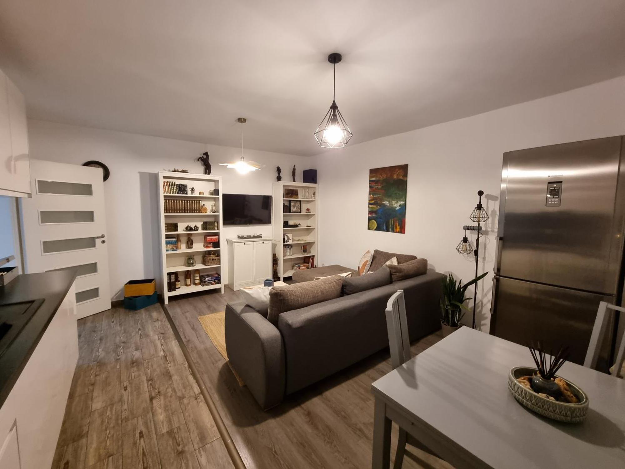 National Arena Retreat, 3 Bedroom Stylish, Cozy Flat Bucharest