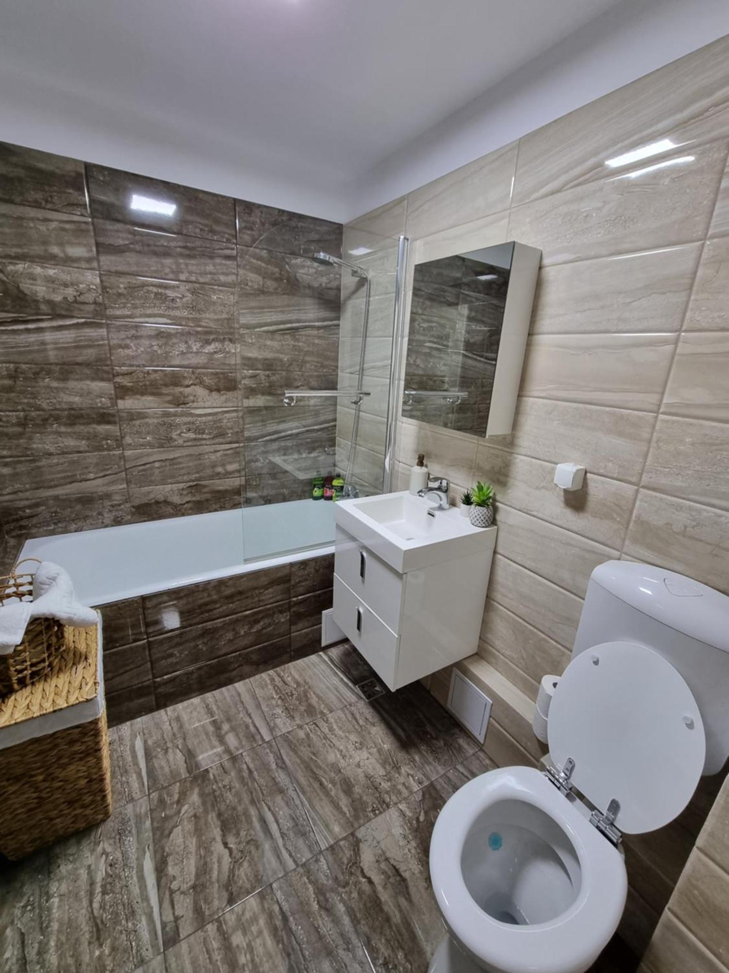 National Arena Retreat, 3 Bedroom Stylish, Cozy Flat * Bucharest