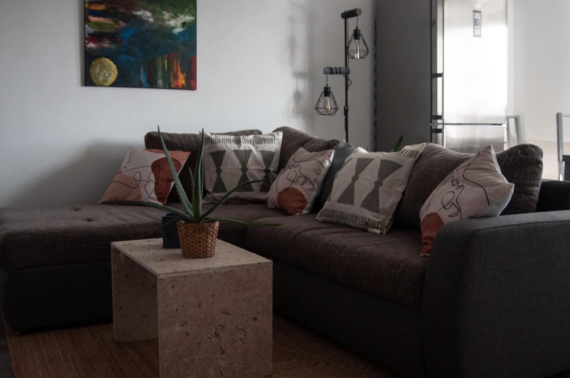 Apartment National Arena Retreat, 3 Bedroom Stylish, Cozy Flat