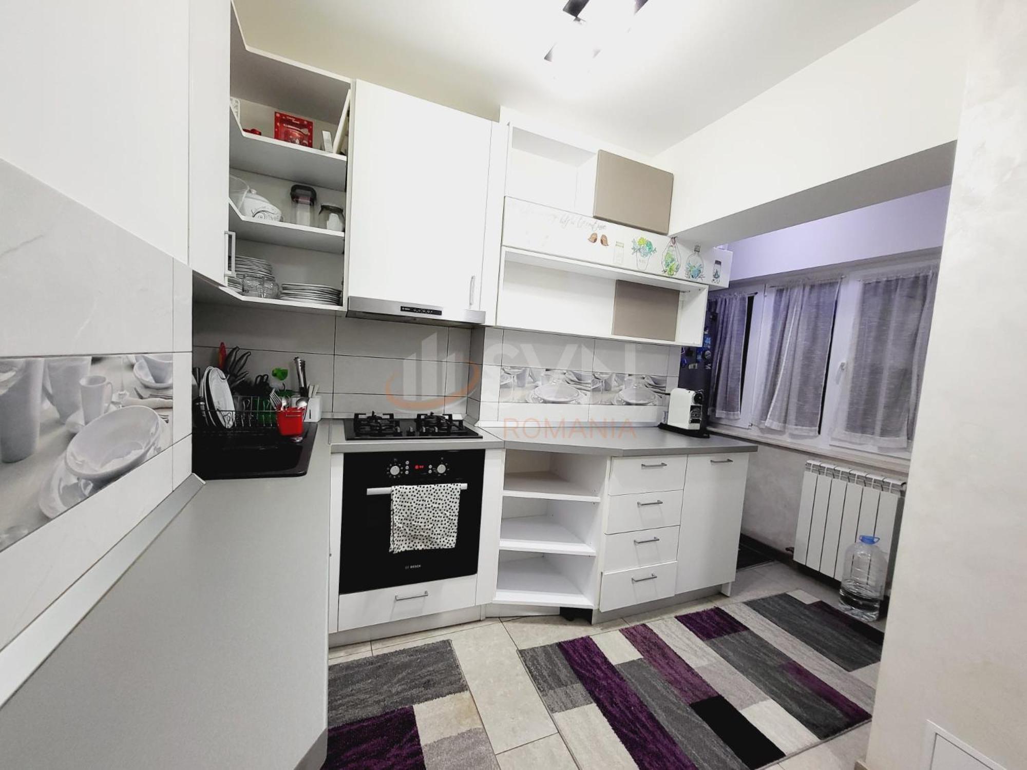 With 4 Rooms, Center Km Zero Bucharest, 4 Rooms, Minimum 4 Nights Apartment *