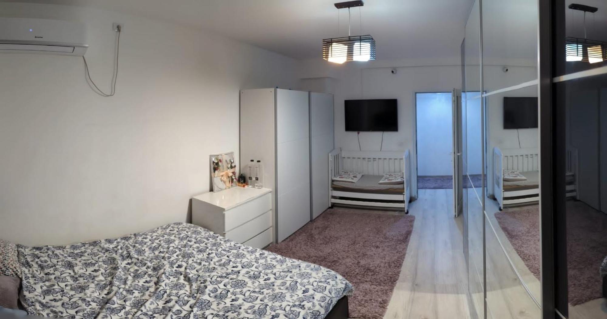 With 4 Rooms, Center Km Zero Bucharest, 4 Rooms, Minimum 4 Nights * Bucharest