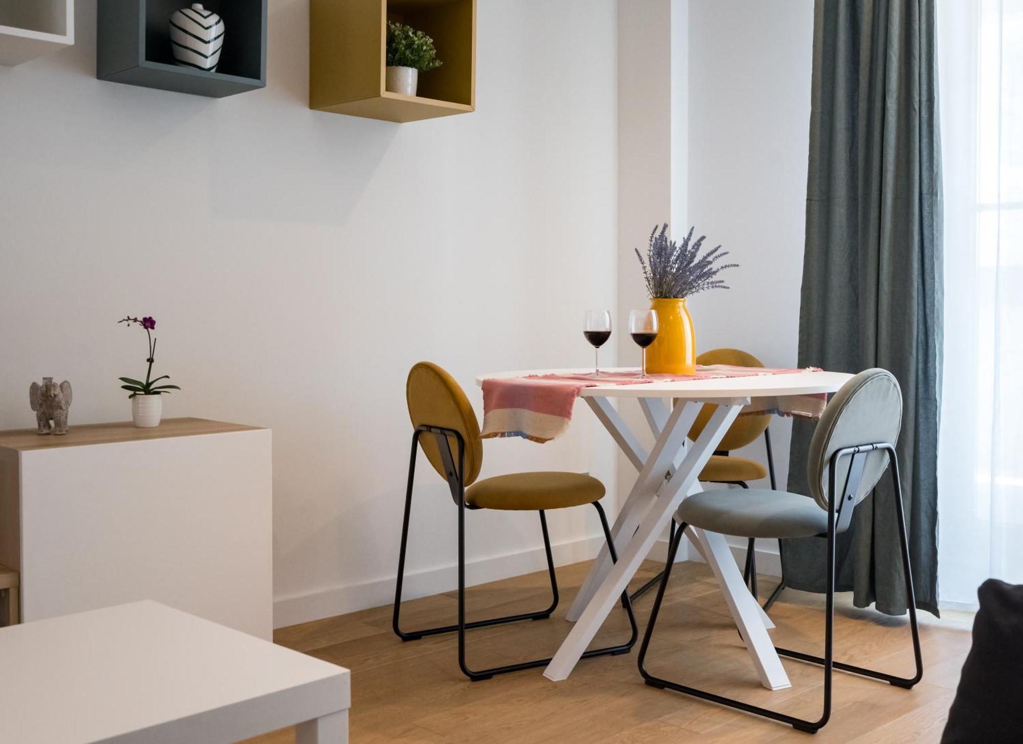 Luxury Near Promenada, 1br Apartment Bucharest