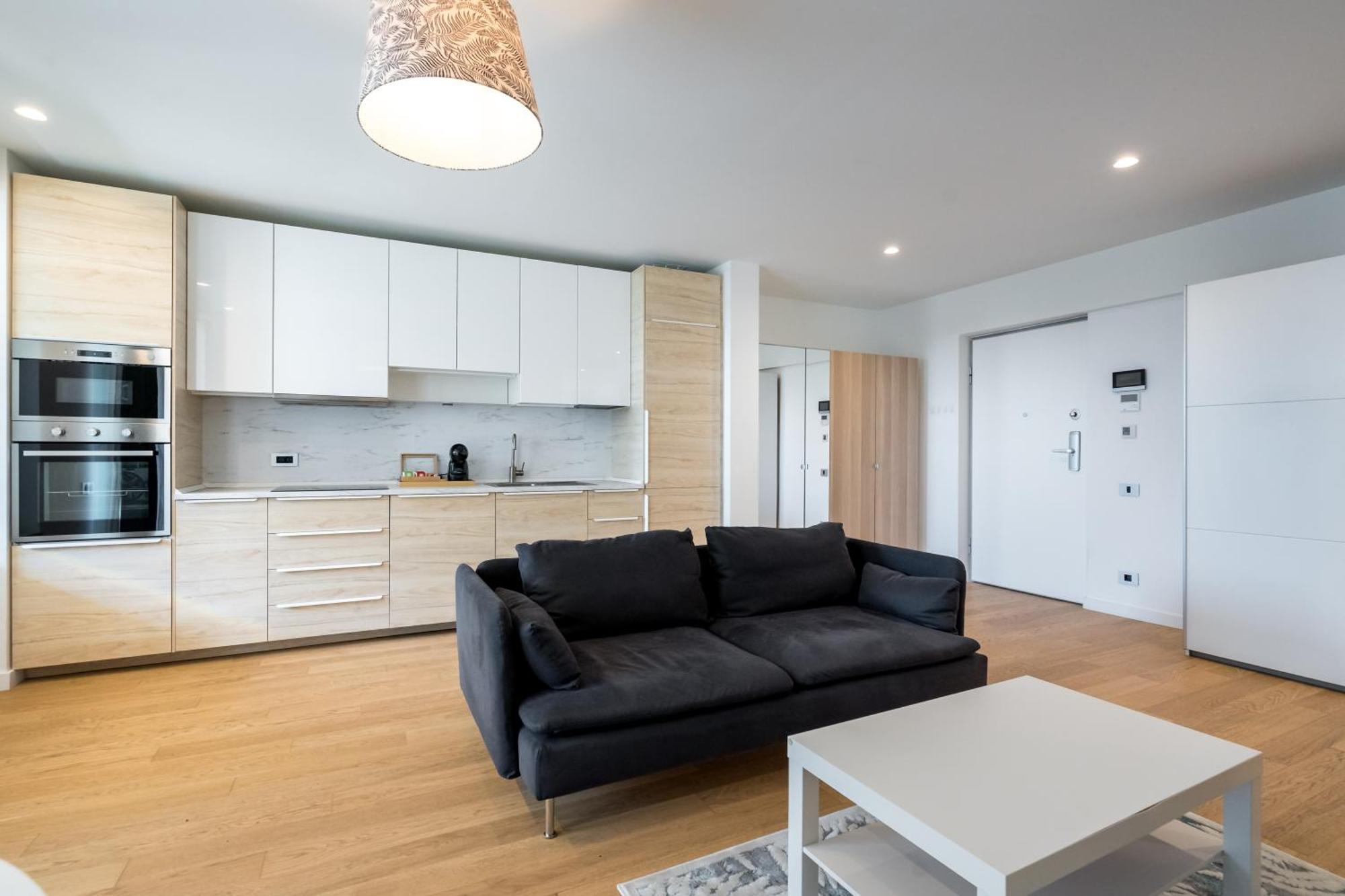 Luxury Near Promenada, 1br Apartment Bucharest