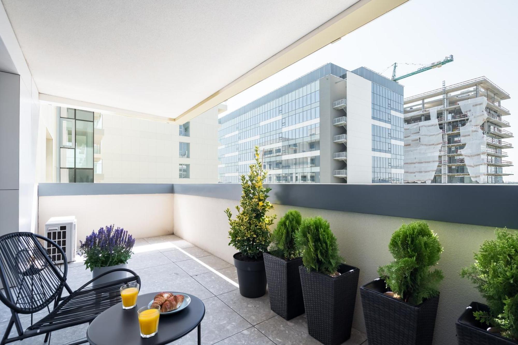 Luxury Near Promenada, 1br Apartment Bucharest