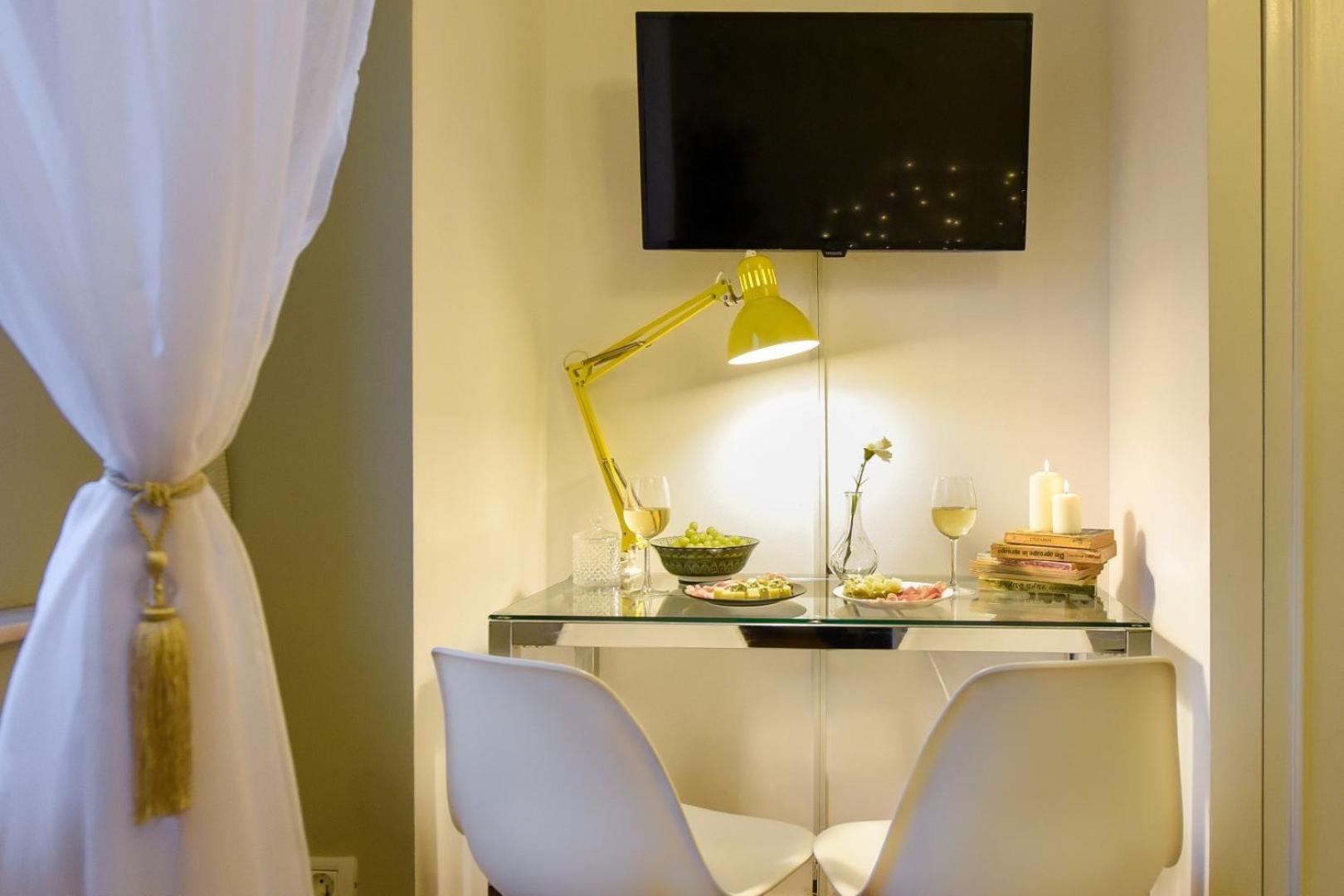 Cozy Overlooking The Old Town Apartment *
