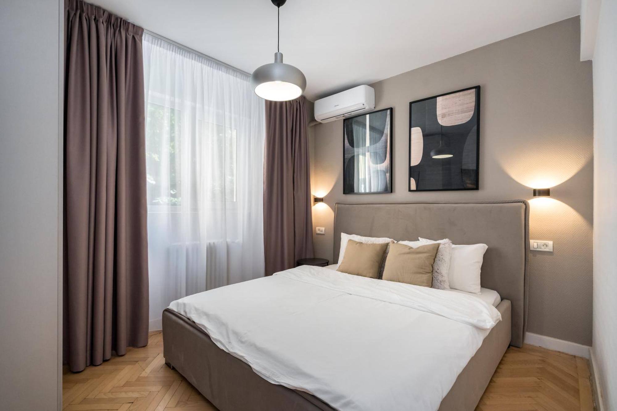 Majestic Downtown Apartment *