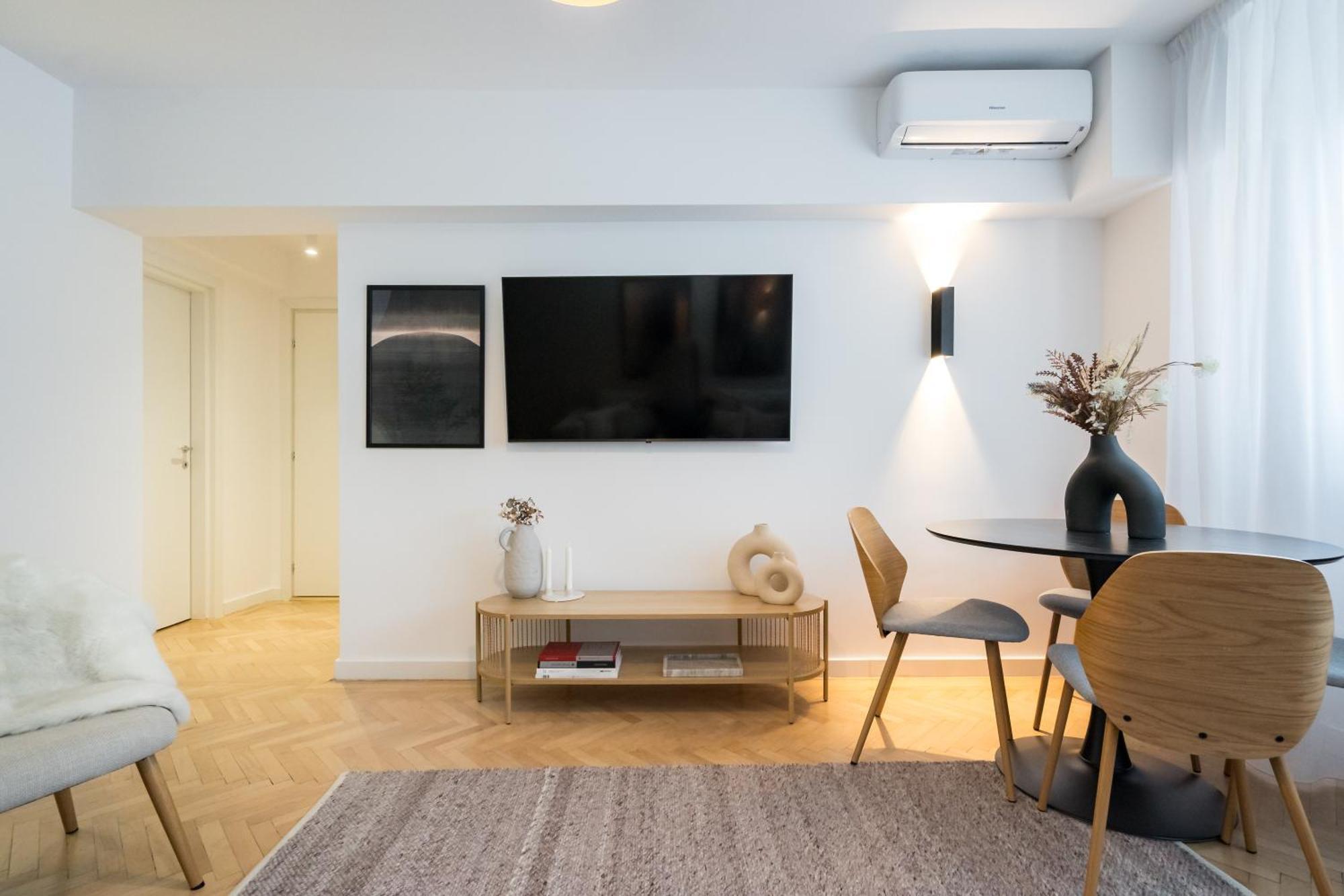 Majestic Downtown Apartment
