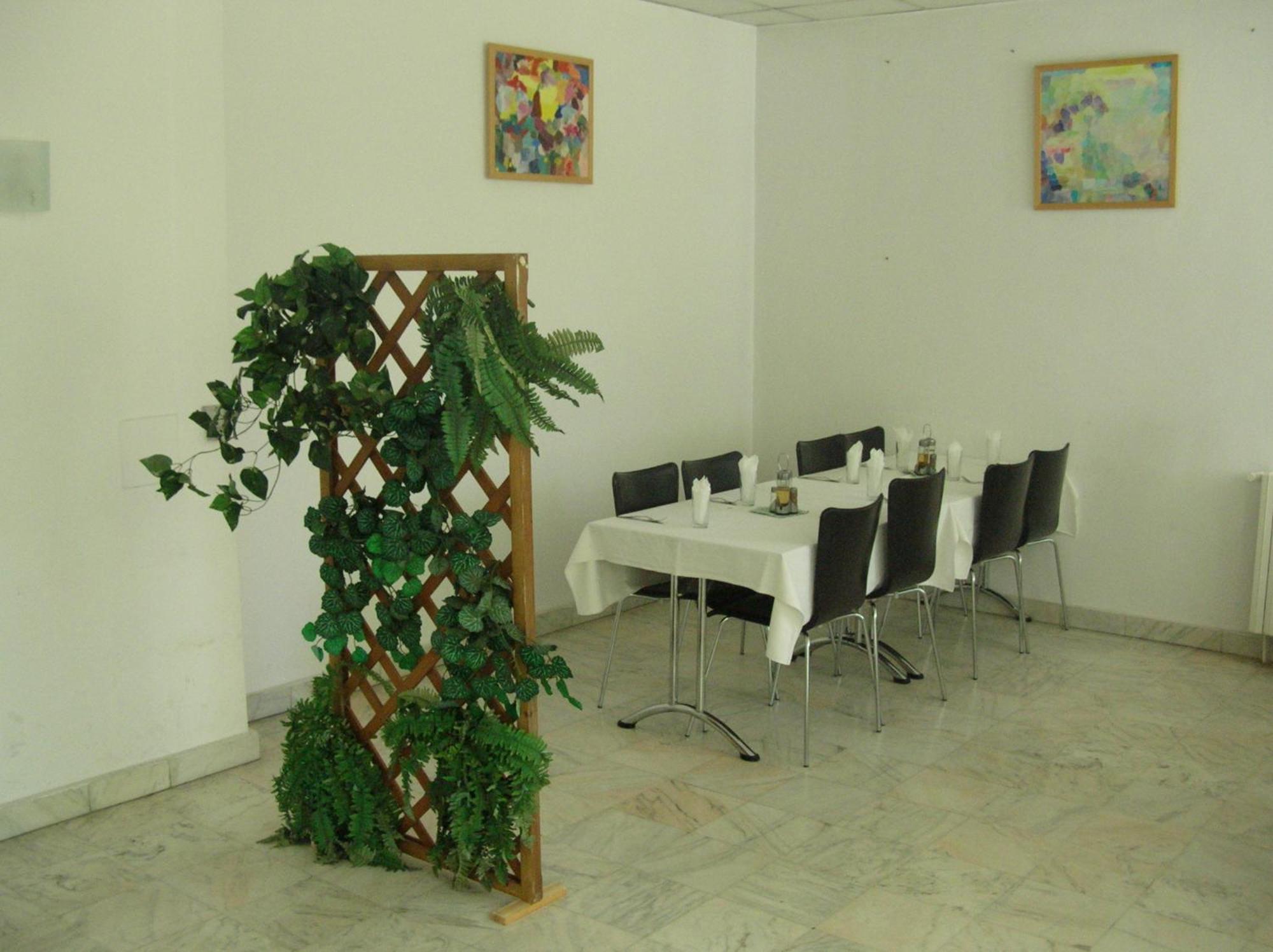 Federatia Romana De Scrima - Floreta De Aur Hotel Bucareste