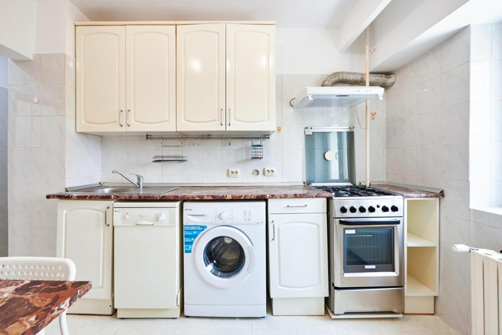 Lazynest - 2br Near Piata Alba Iulia Apartment *