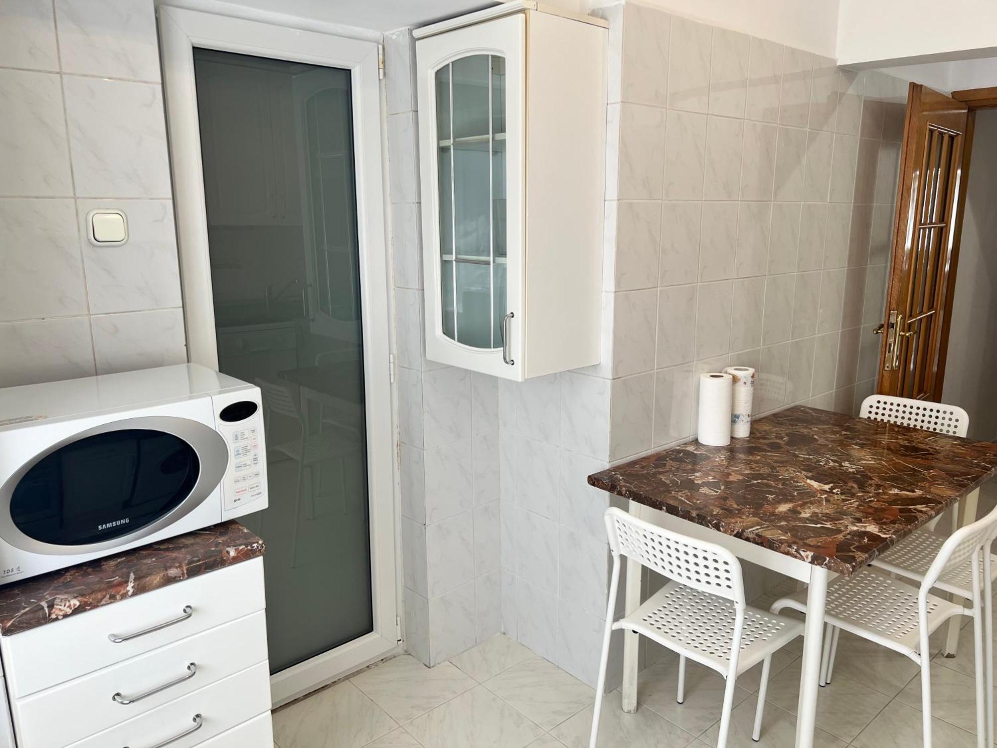 Lazynest - 2br Near Piata Alba Iulia Apartment *