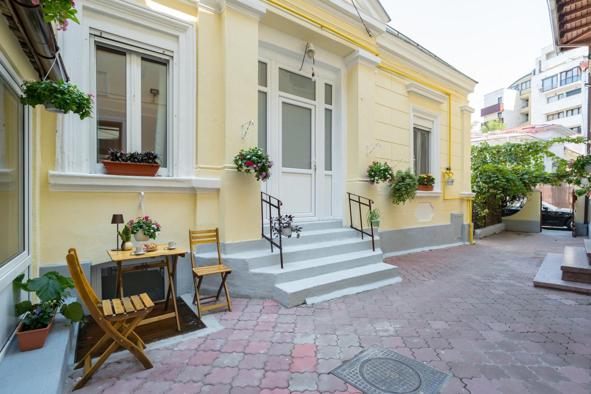 Aparthotel Luxury *