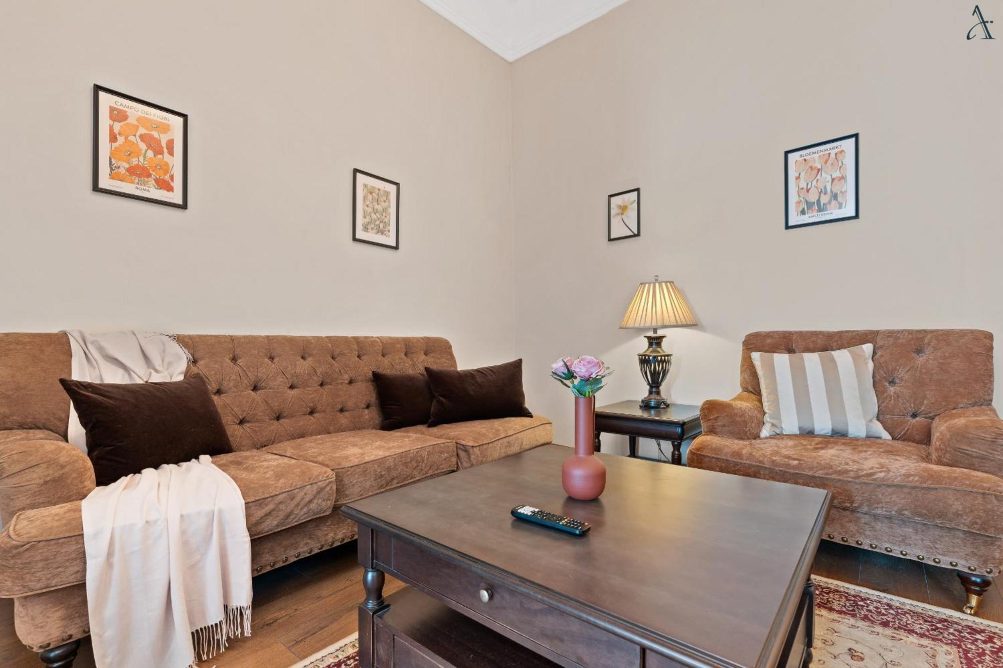 2 Bdr In Old Town Apartment Bucharest