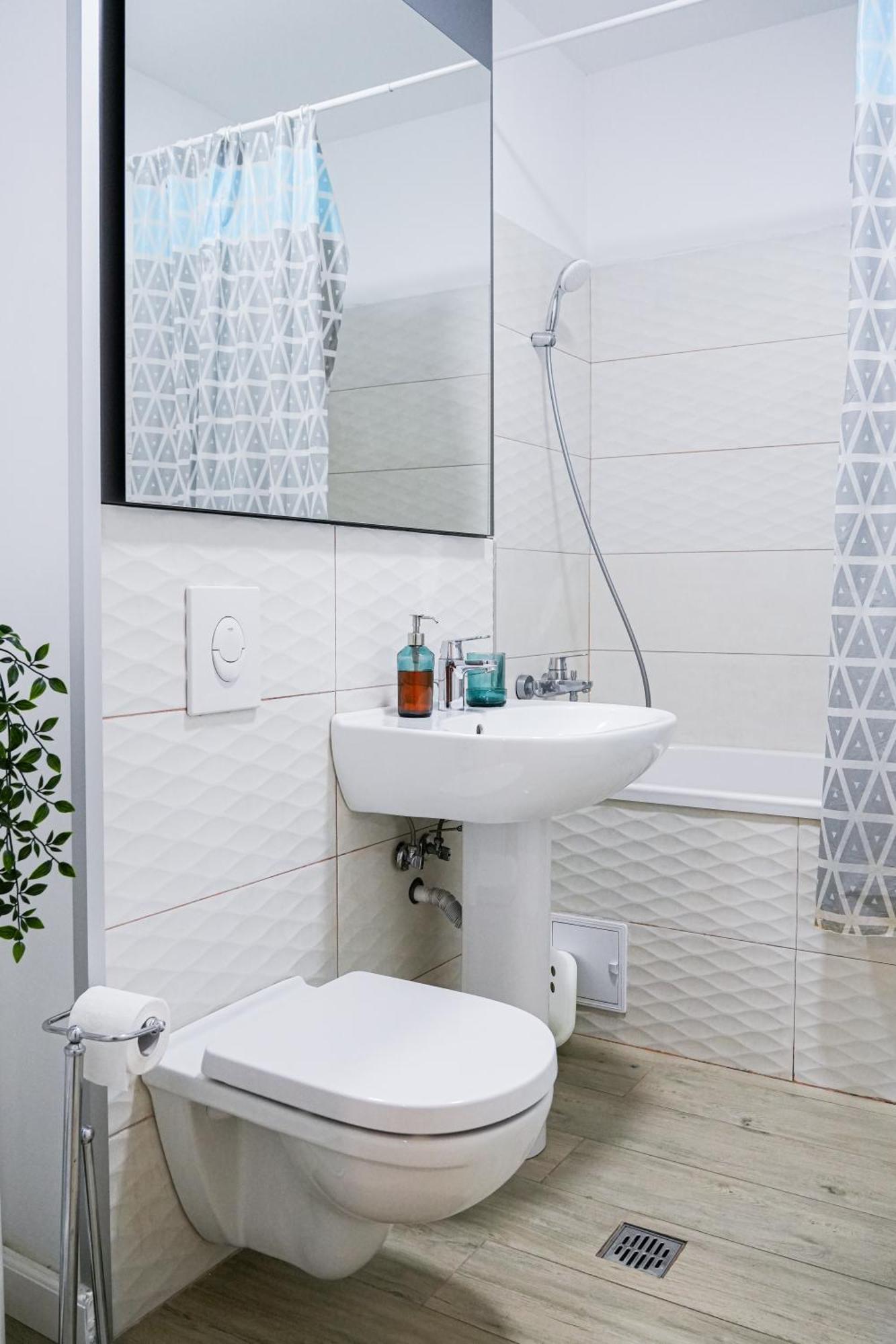 Apartment Maria - Modern With Parking And Workspace Bucharest