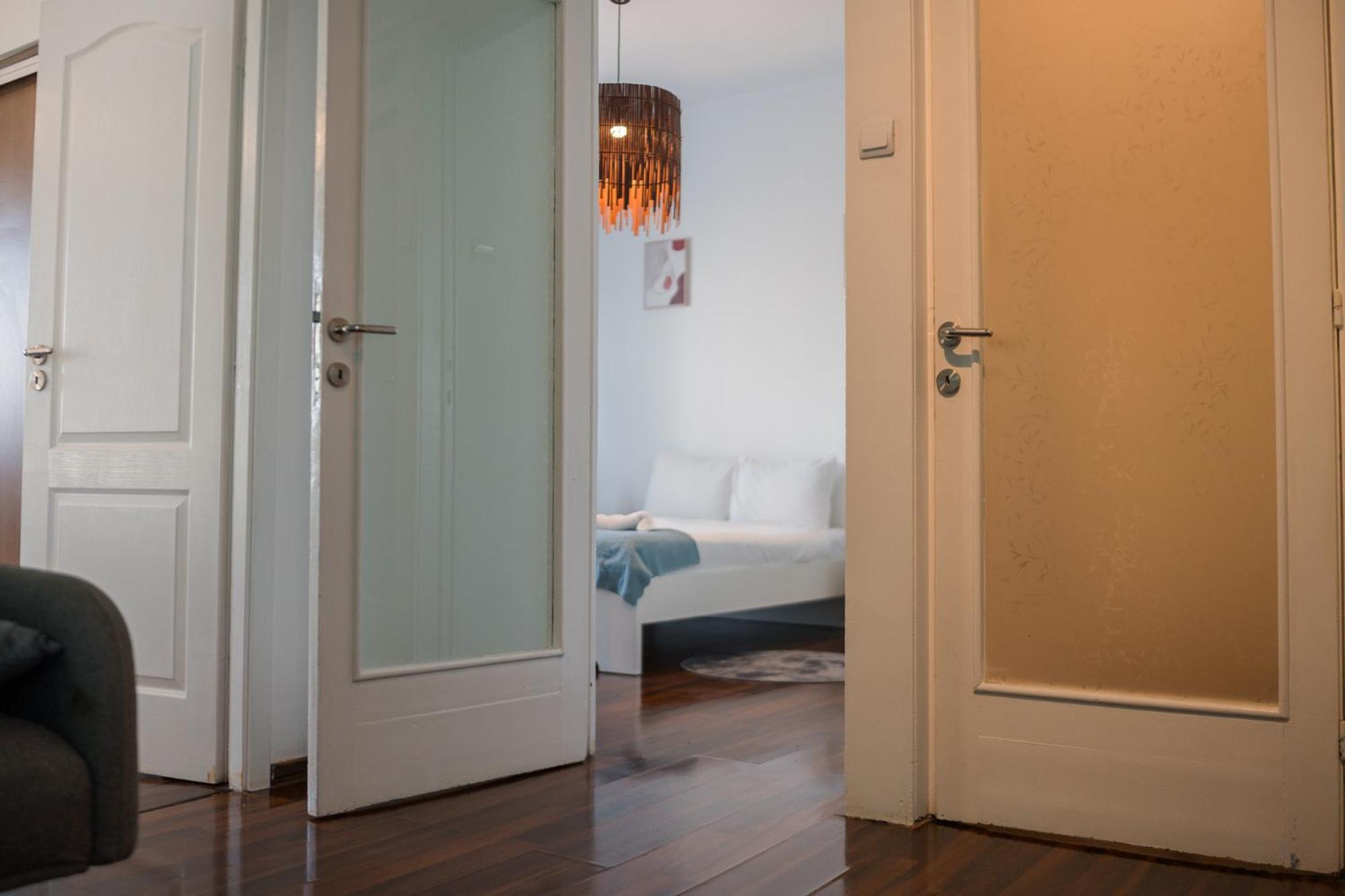 Hacienda Romana - Center 2bdr Apartment Bucharest