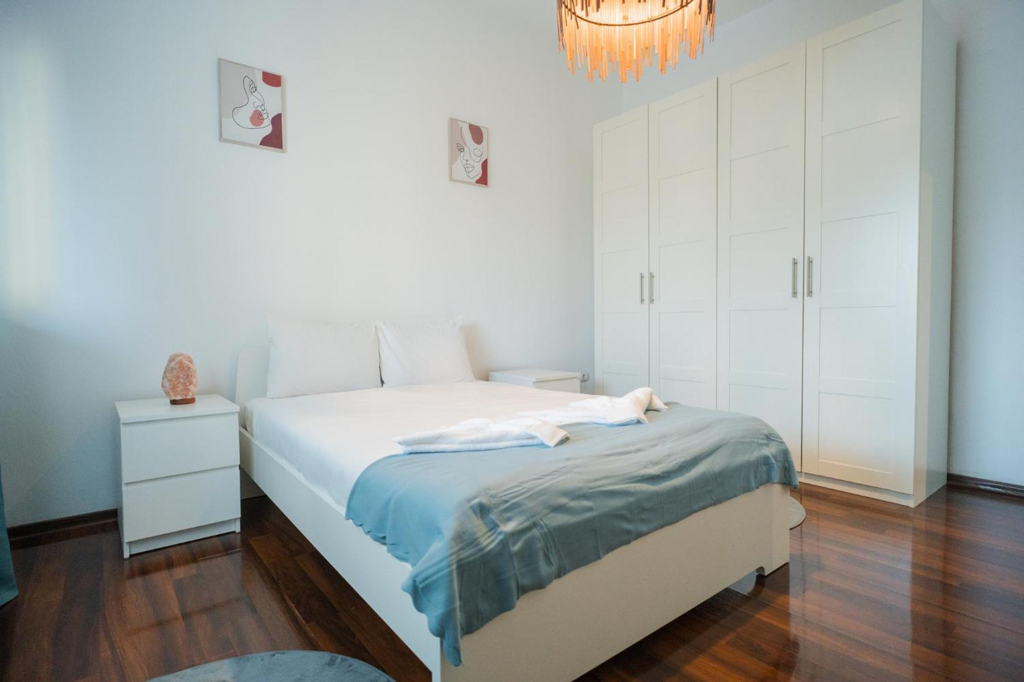 Hacienda Romana - Center 2bdr *