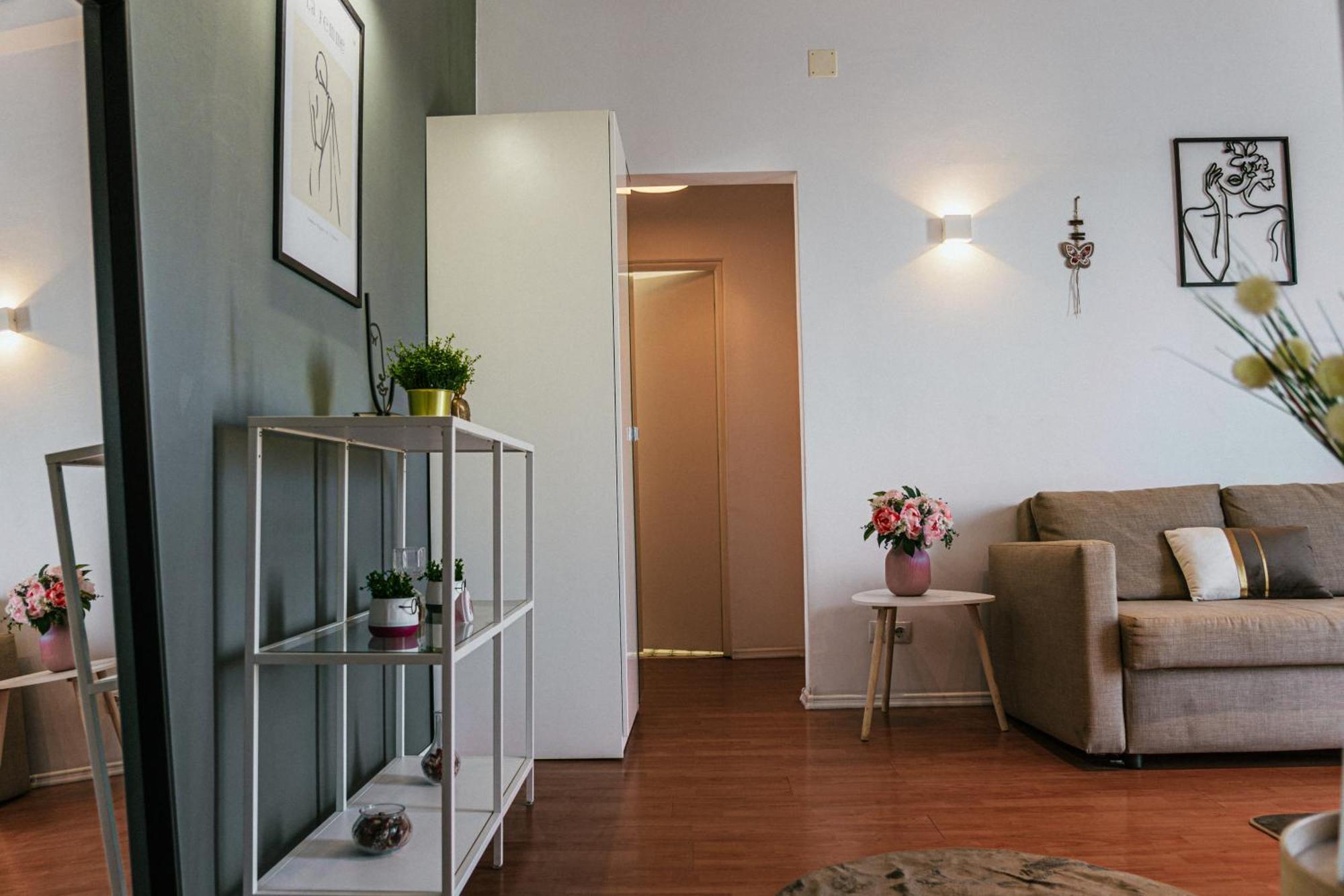 Apartment Hacienda Doamnei - Modern Old Town Studio Bucharest