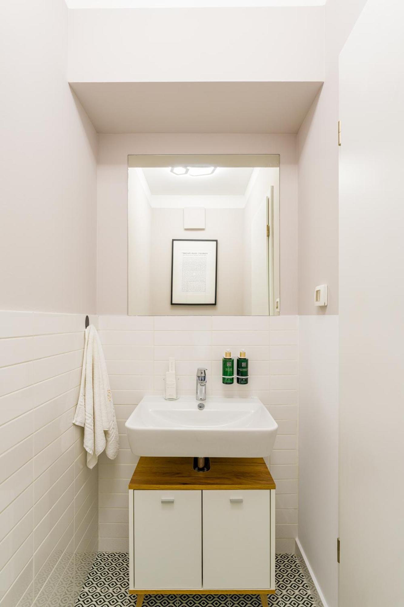 Mido Aviatie Park With Private Parking & Self Check-in Apartament