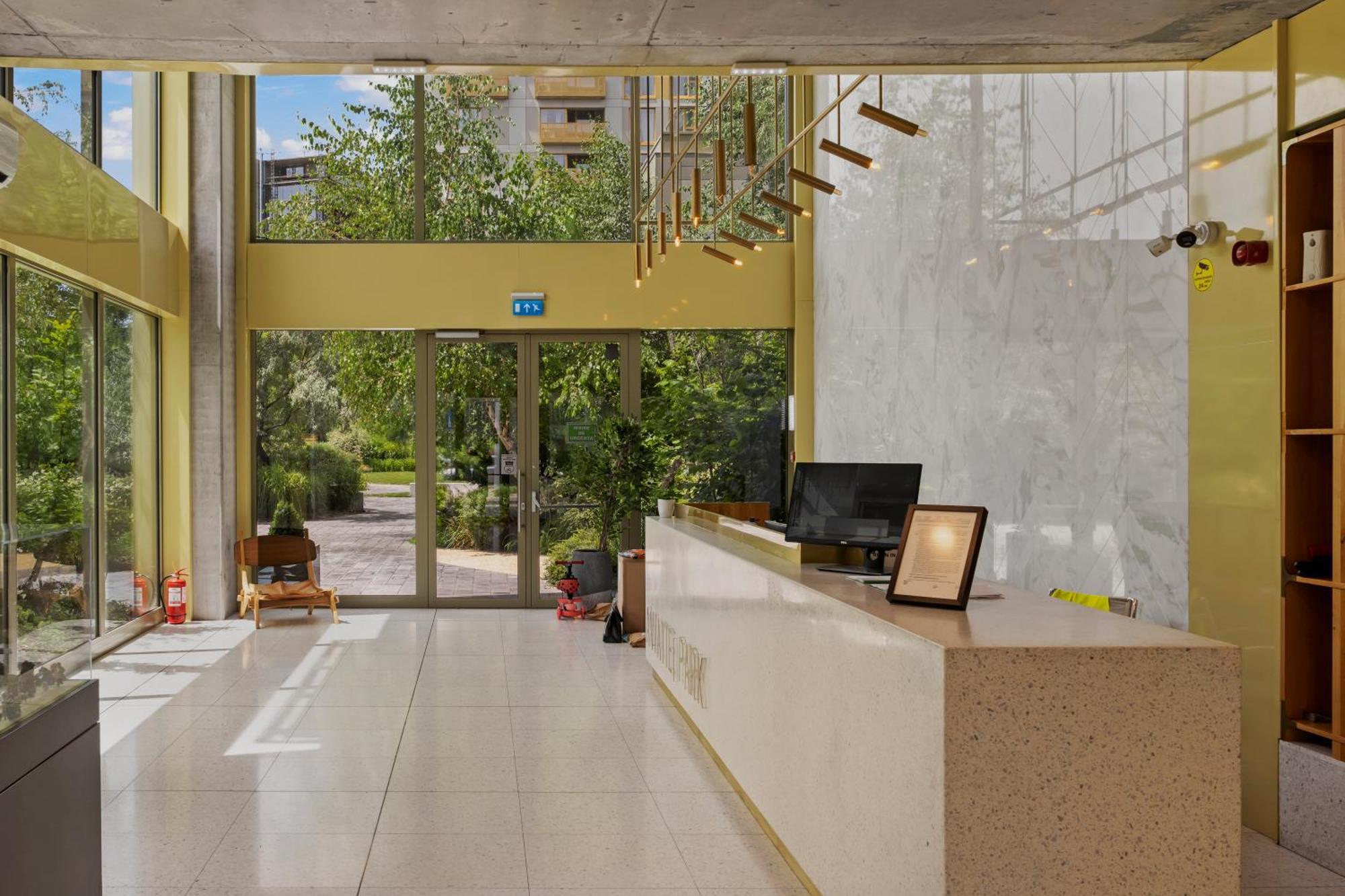 Mido Aviatie Park With Private Parking & Self Check-in Apartament *