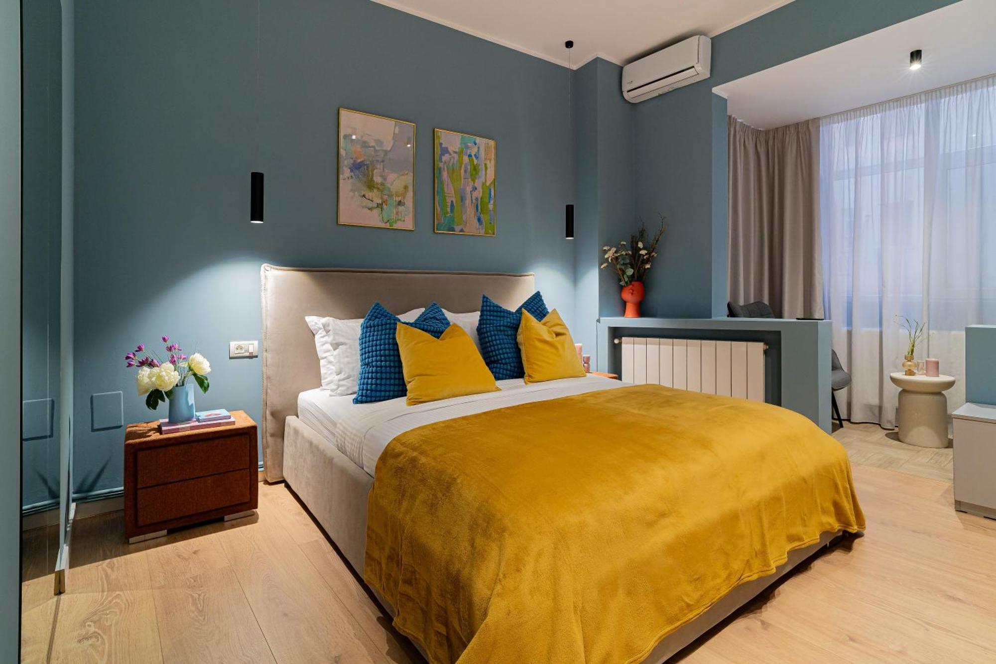 Celestial Azure - Tranquil 1br In Piata Universitatii Apartamento *