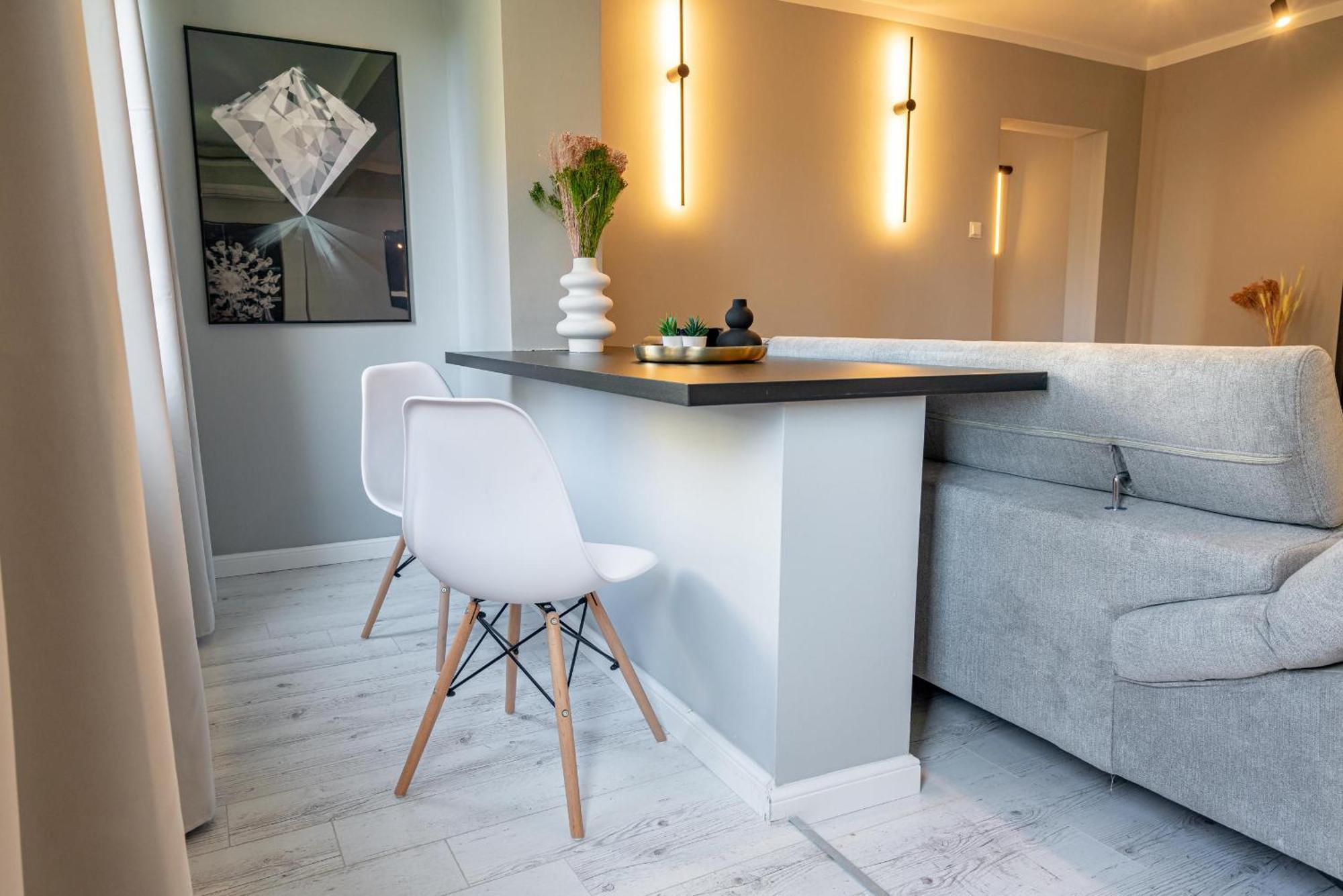 Stylish Comfort - 2br In Vibrant East Bucharest