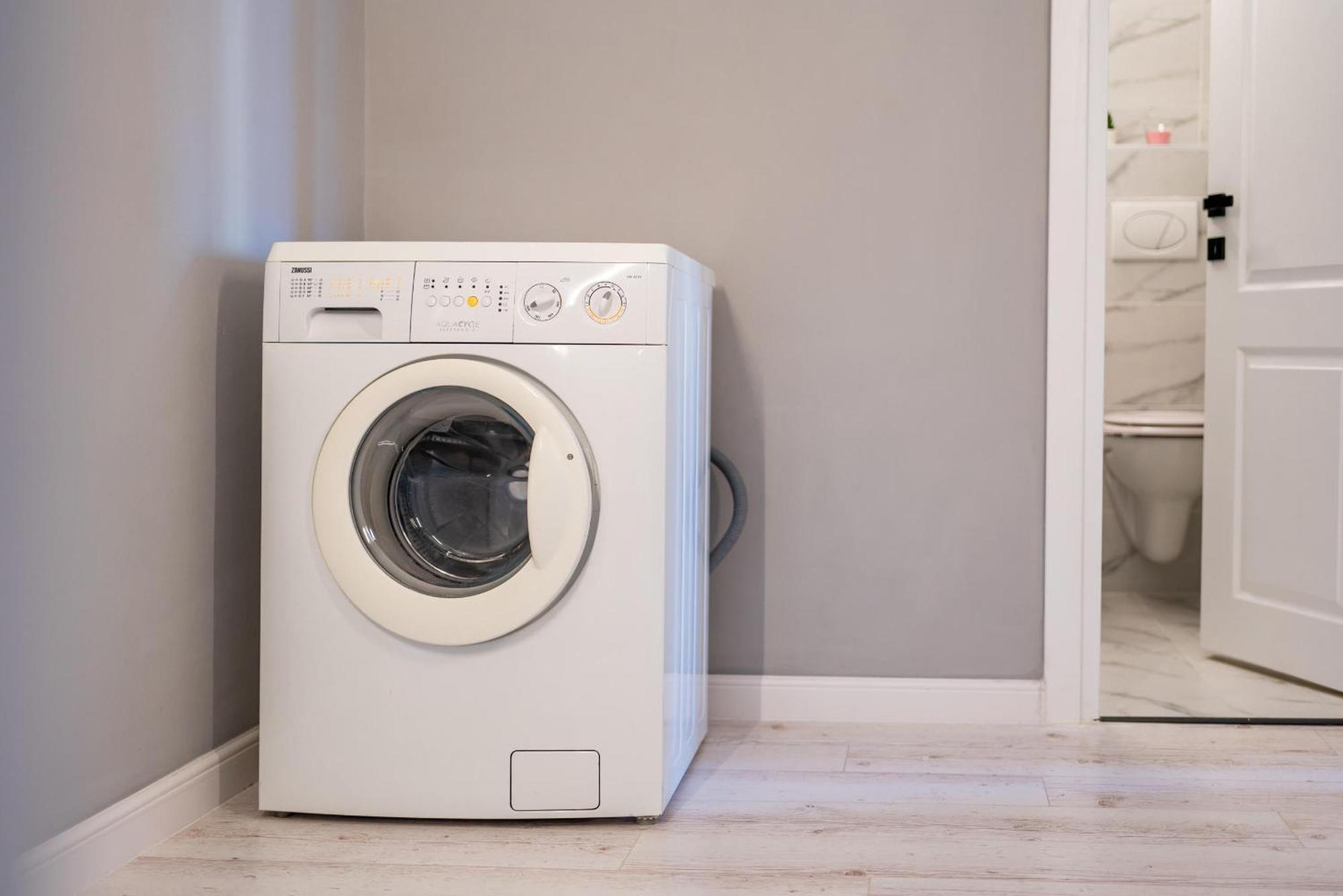 Stylish Comfort - 2br In Vibrant East Bucharest
