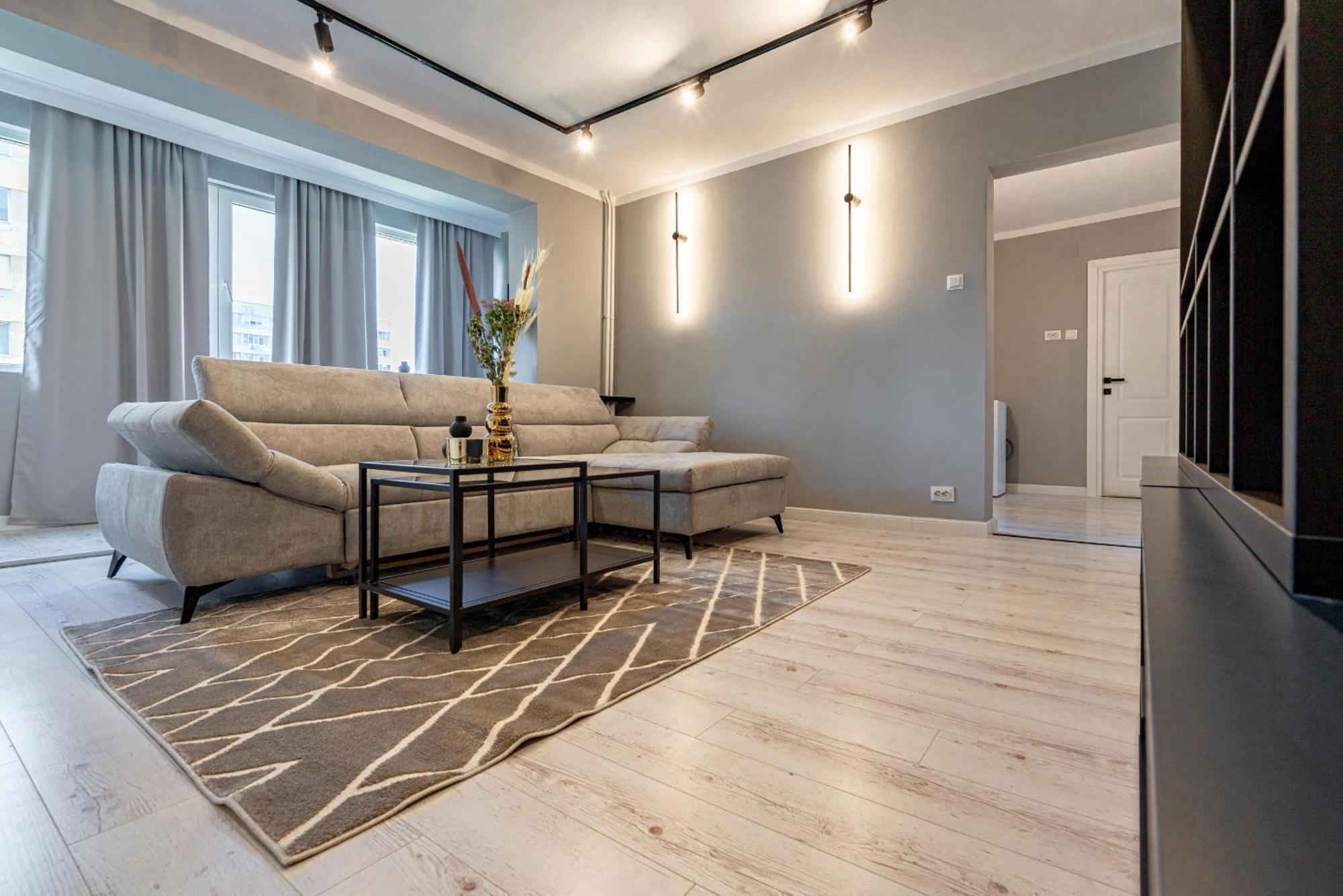 Stylish Comfort - 2br In Vibrant East Apartment