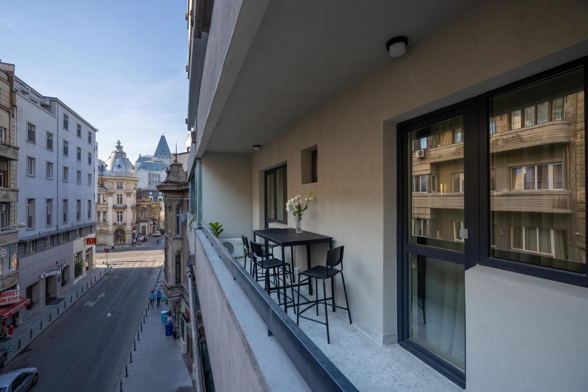 Old City Modern 2Br Office Room And 2 Balconies Apartment Bucharest