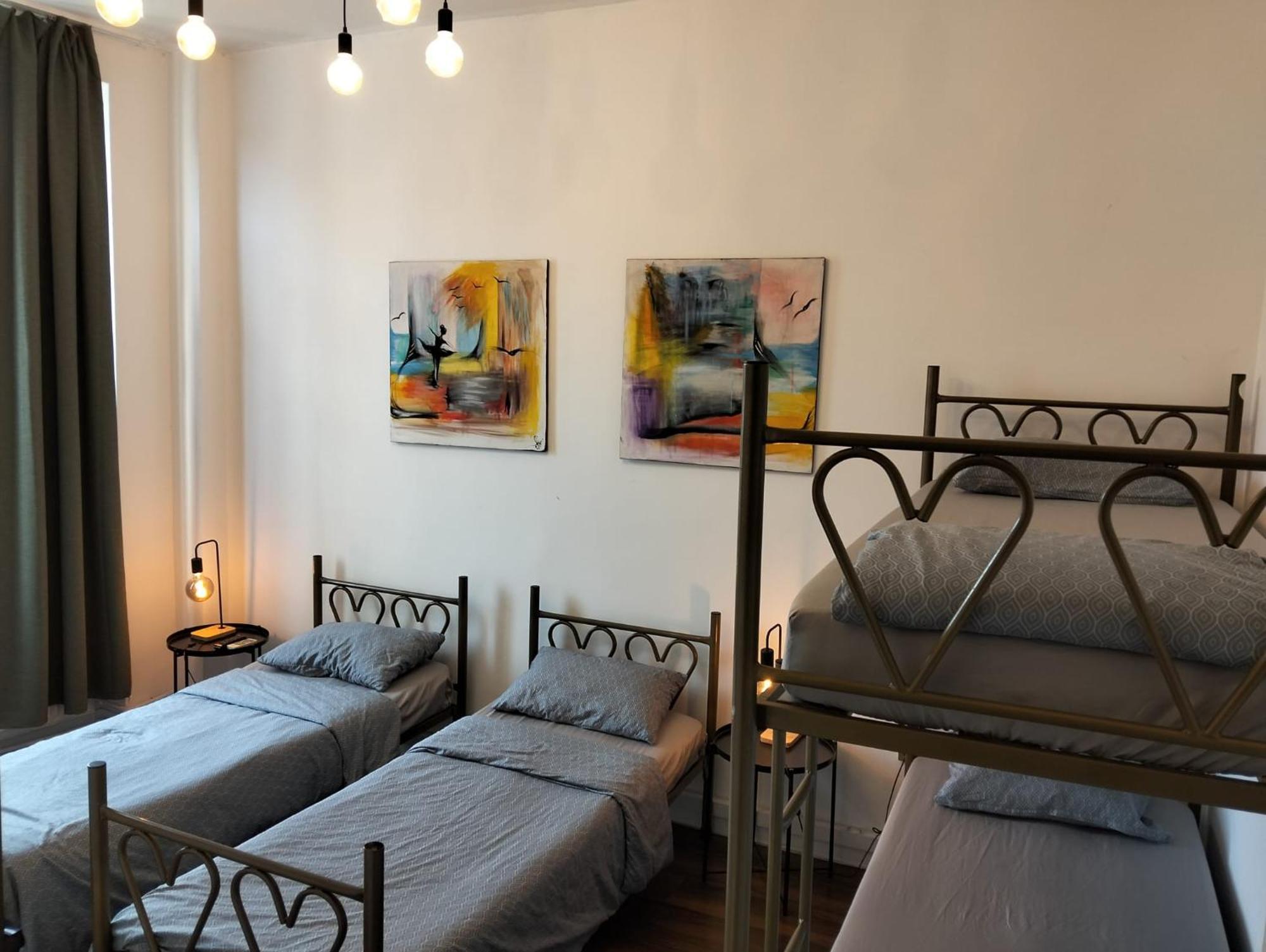Antique Hostel Bucureşti