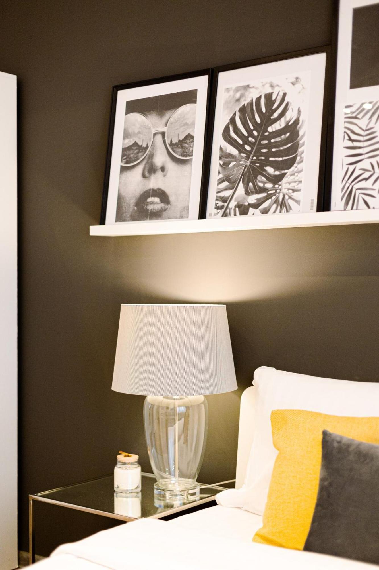 Urban Vibes - Chic On Smardan Street *