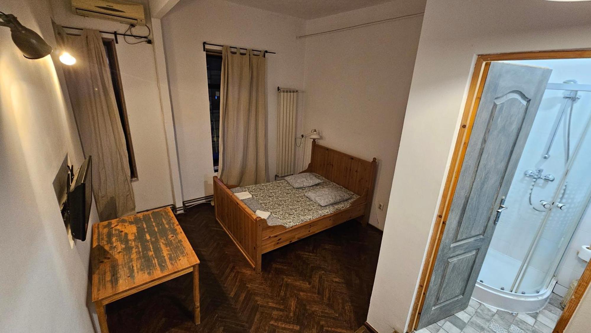 Gazde/Camere de închiriat Victoriei54you Bucureşti