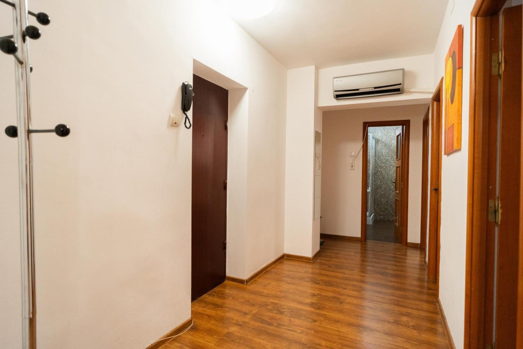 Ultra Central Retreat - Palace Of Parliament View Apartment *