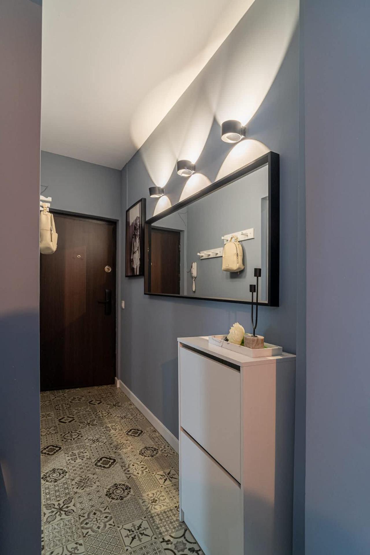Chic Black & White 2br Retreat On Dambovitei Bucareste