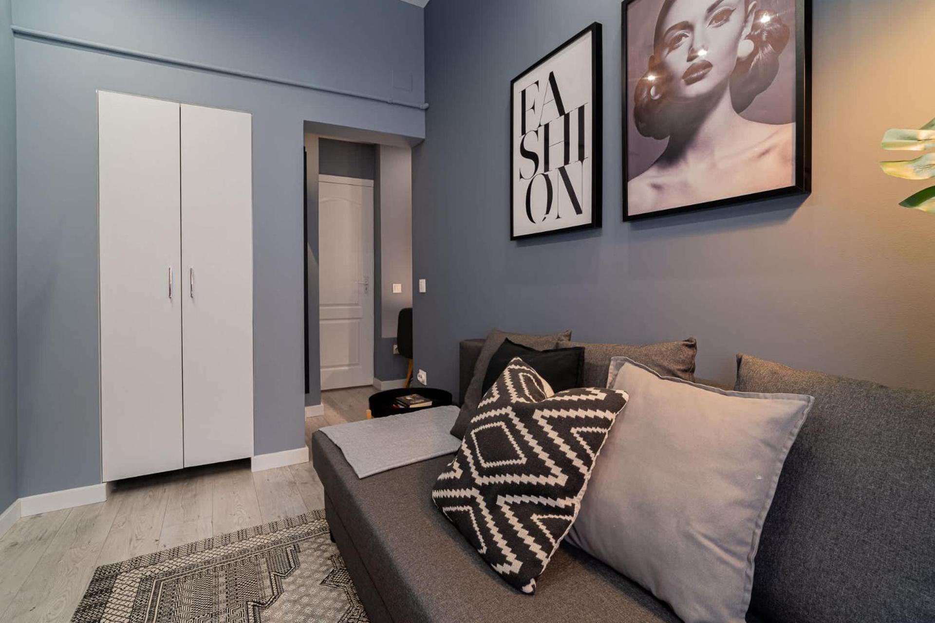 Chic Black & White 2br Retreat On Dambovitei Bucareste