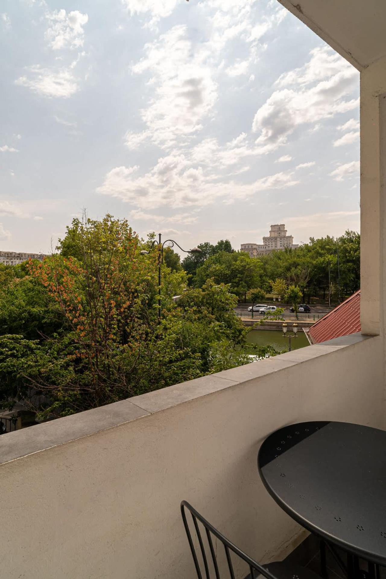 Apartamento Chic Black & White 2br Retreat On Dambovitei