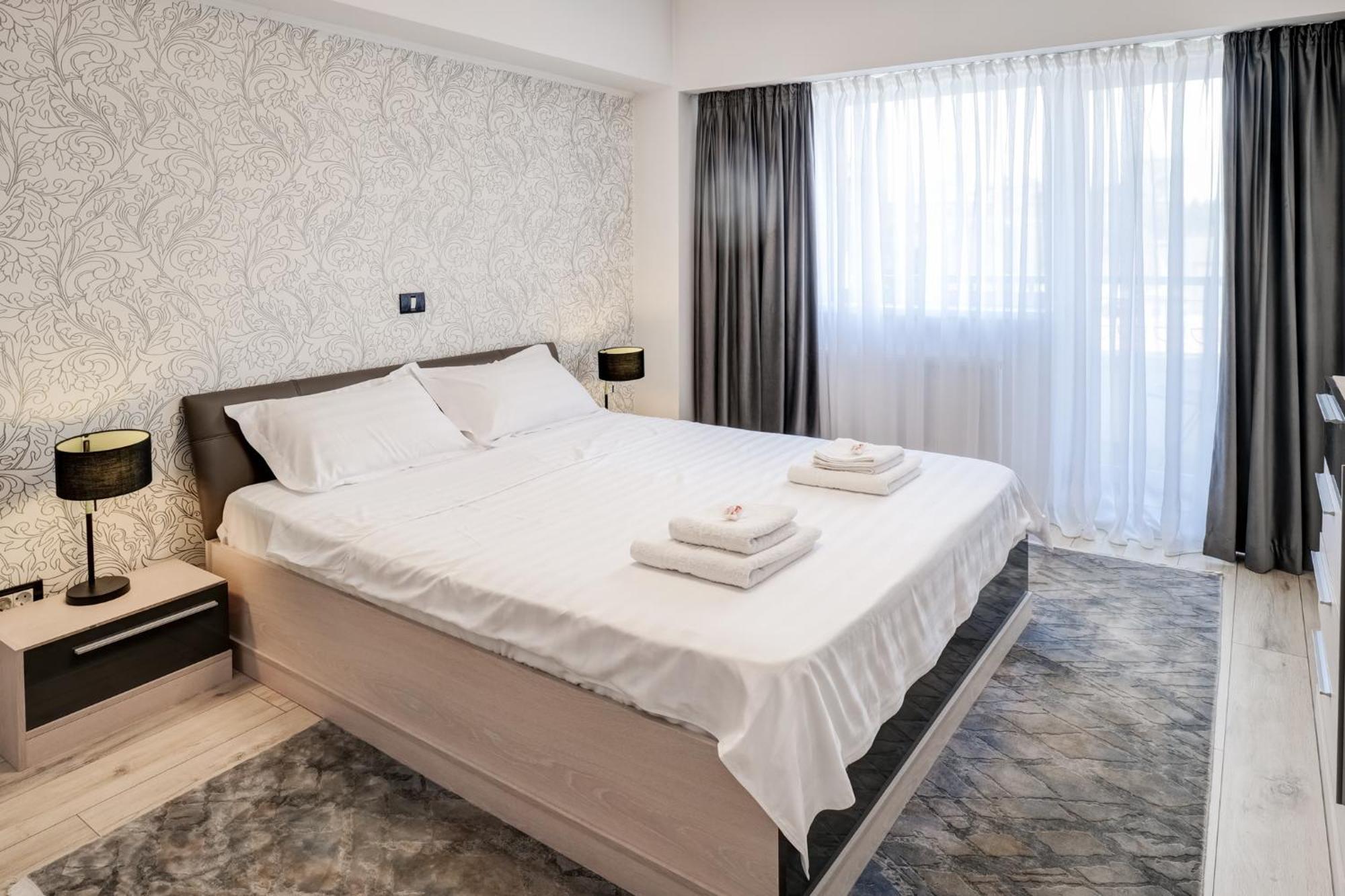 Chanttal Luxury - Fountain Bucureşti