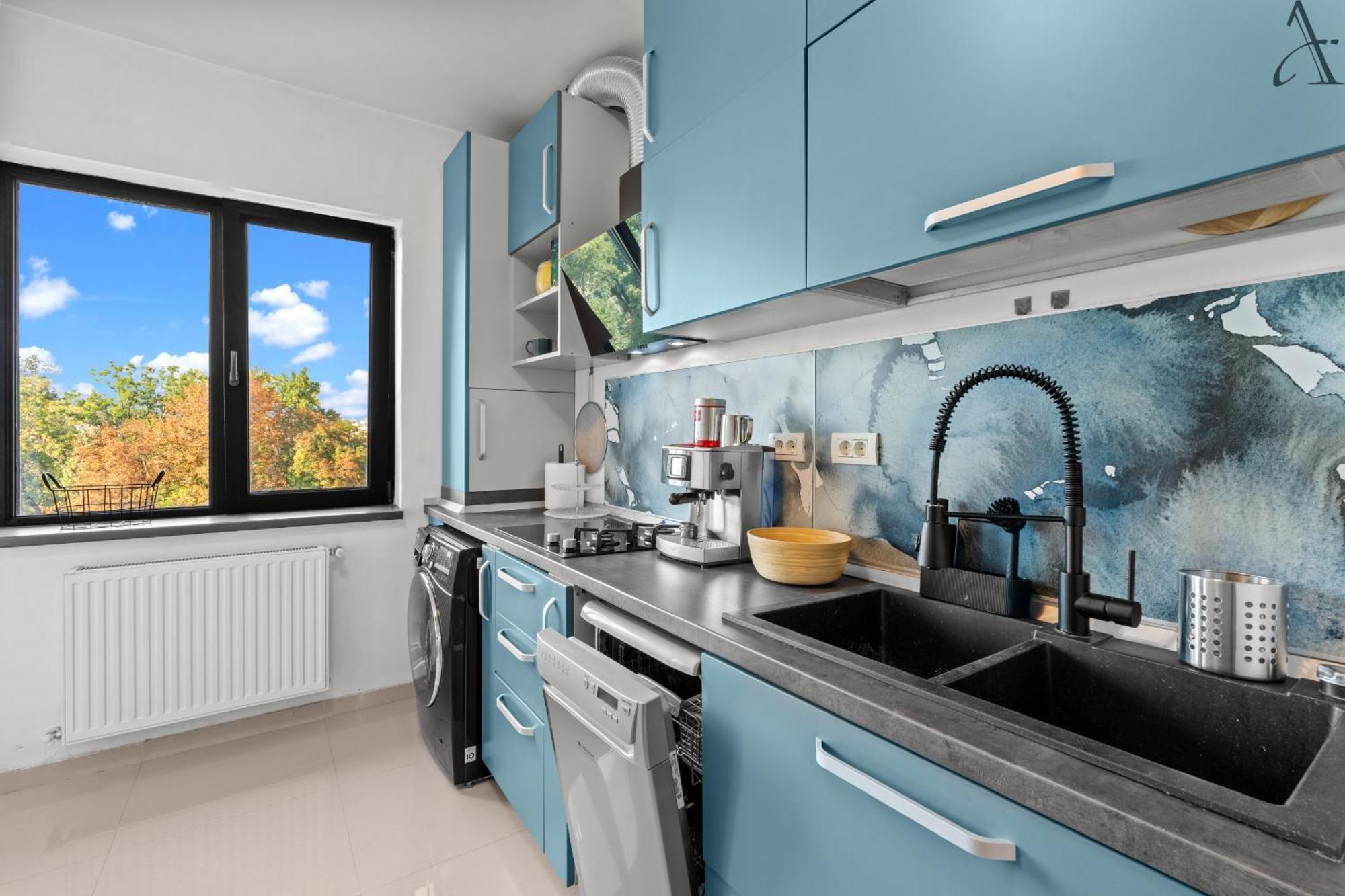 Play Apart Apartment