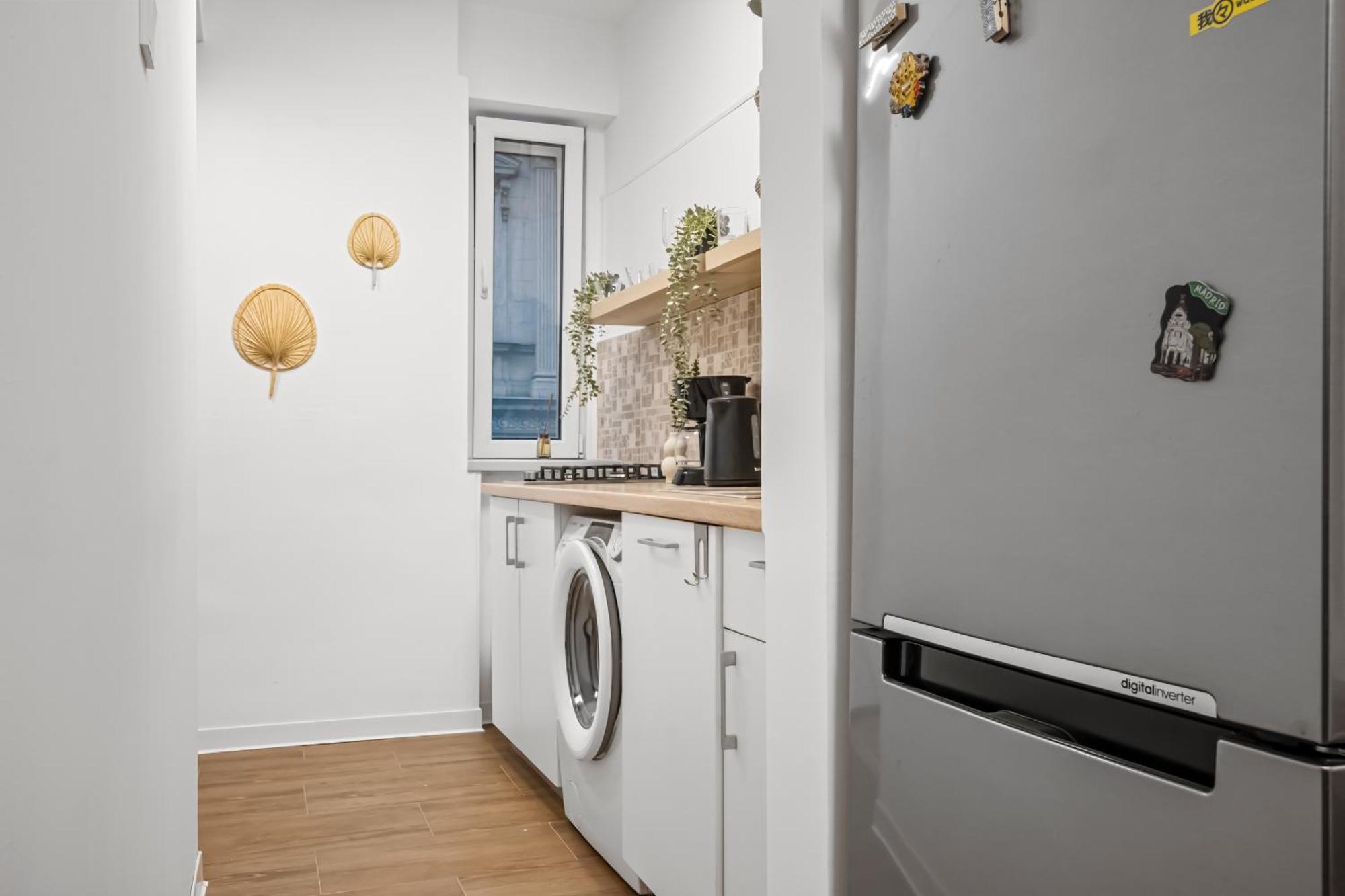 Earthy Escape - With Balcony Apartment Bucharest