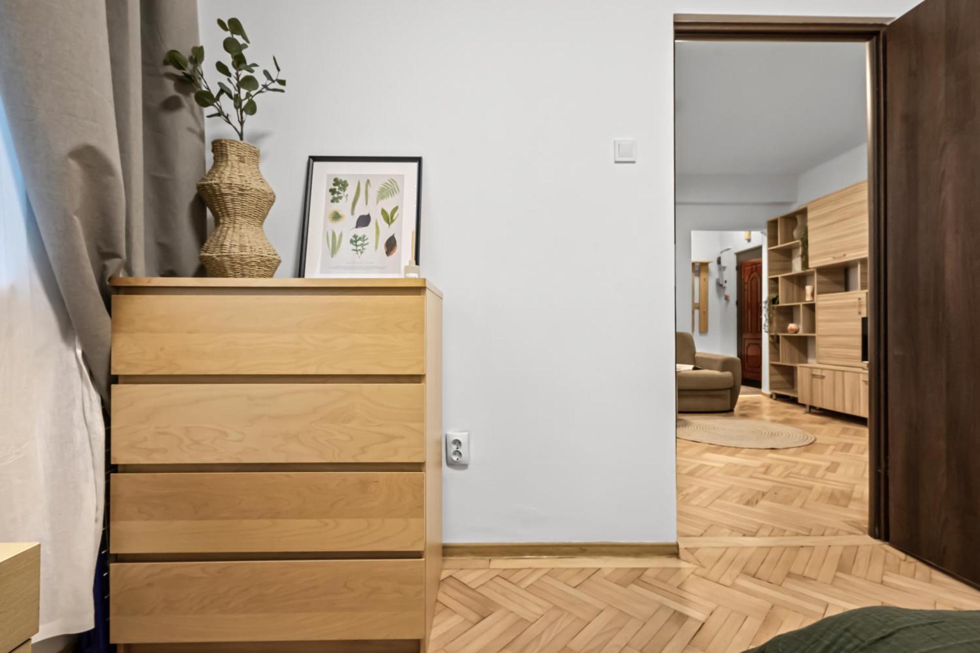 Earthy Escape - With Balcony Apartment