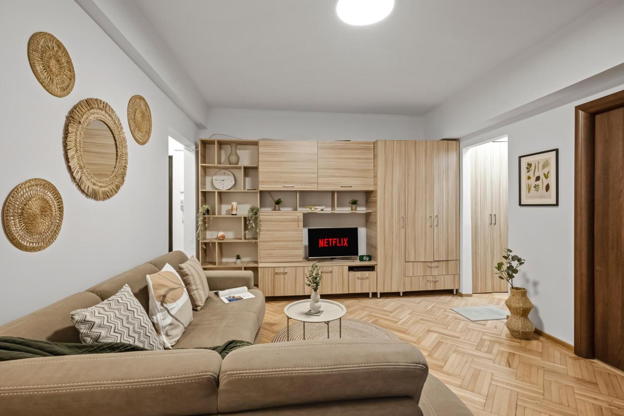 Apartment Earthy Escape - With Balcony