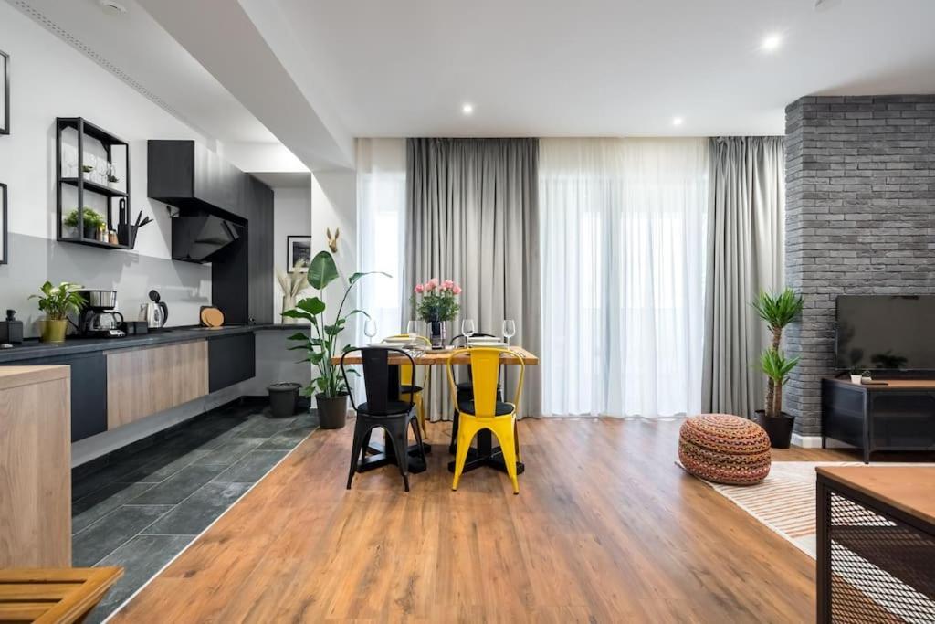 18 - New Building & Parking Apartamento