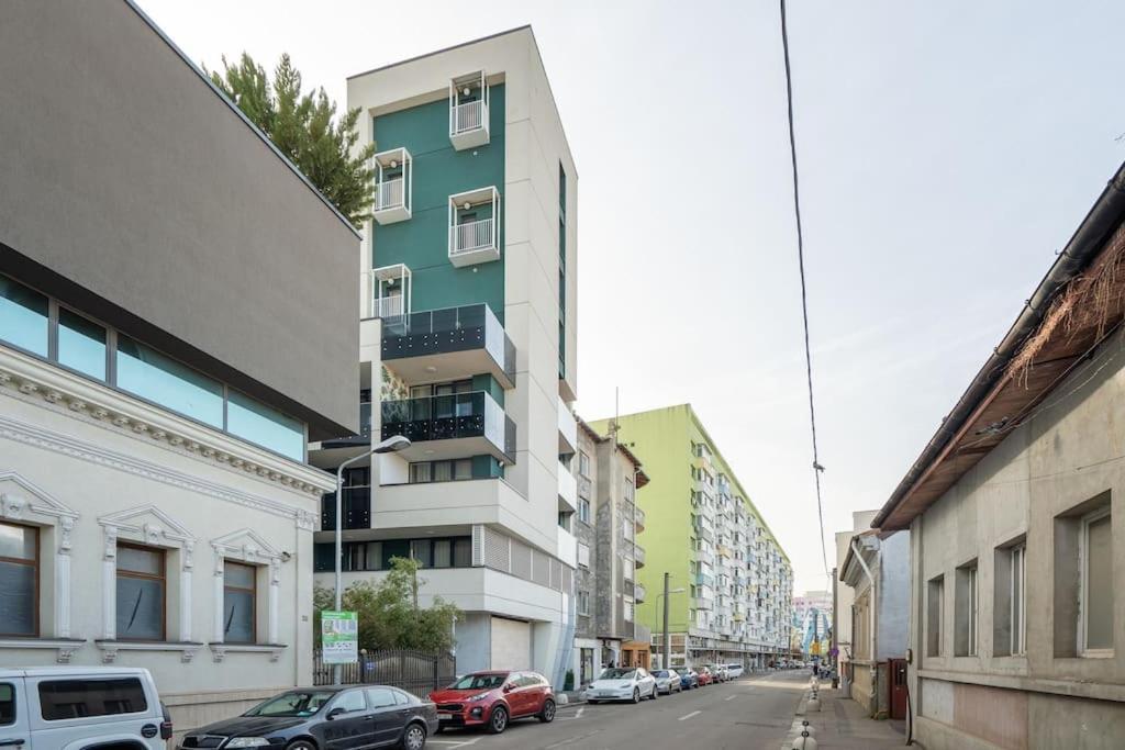 18 - New Building & Parking * Bucareste
