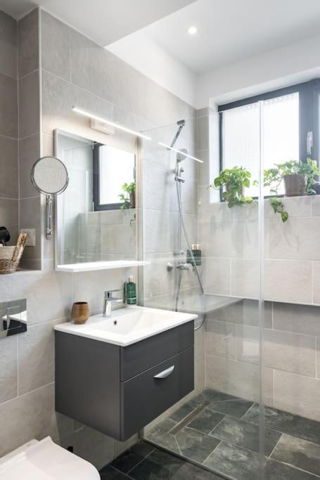 Apartament 17 - New Building & Parking *